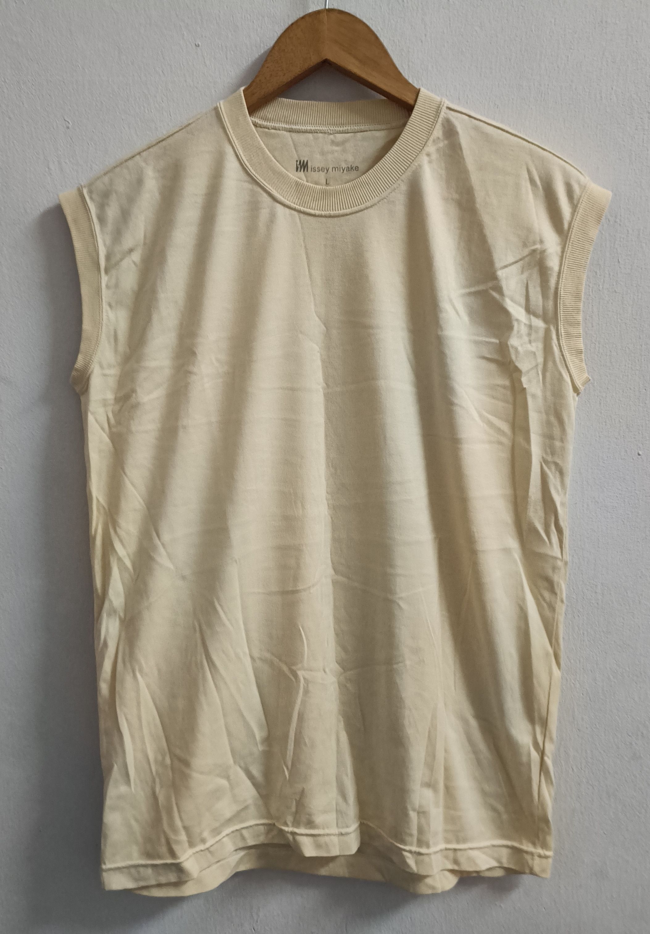 Issey Miyake 🔥🔥Rare Issey Miyake Sleeveless Cream Tee Size US L / EU 52-54 / 3 - 1 Thumbnail