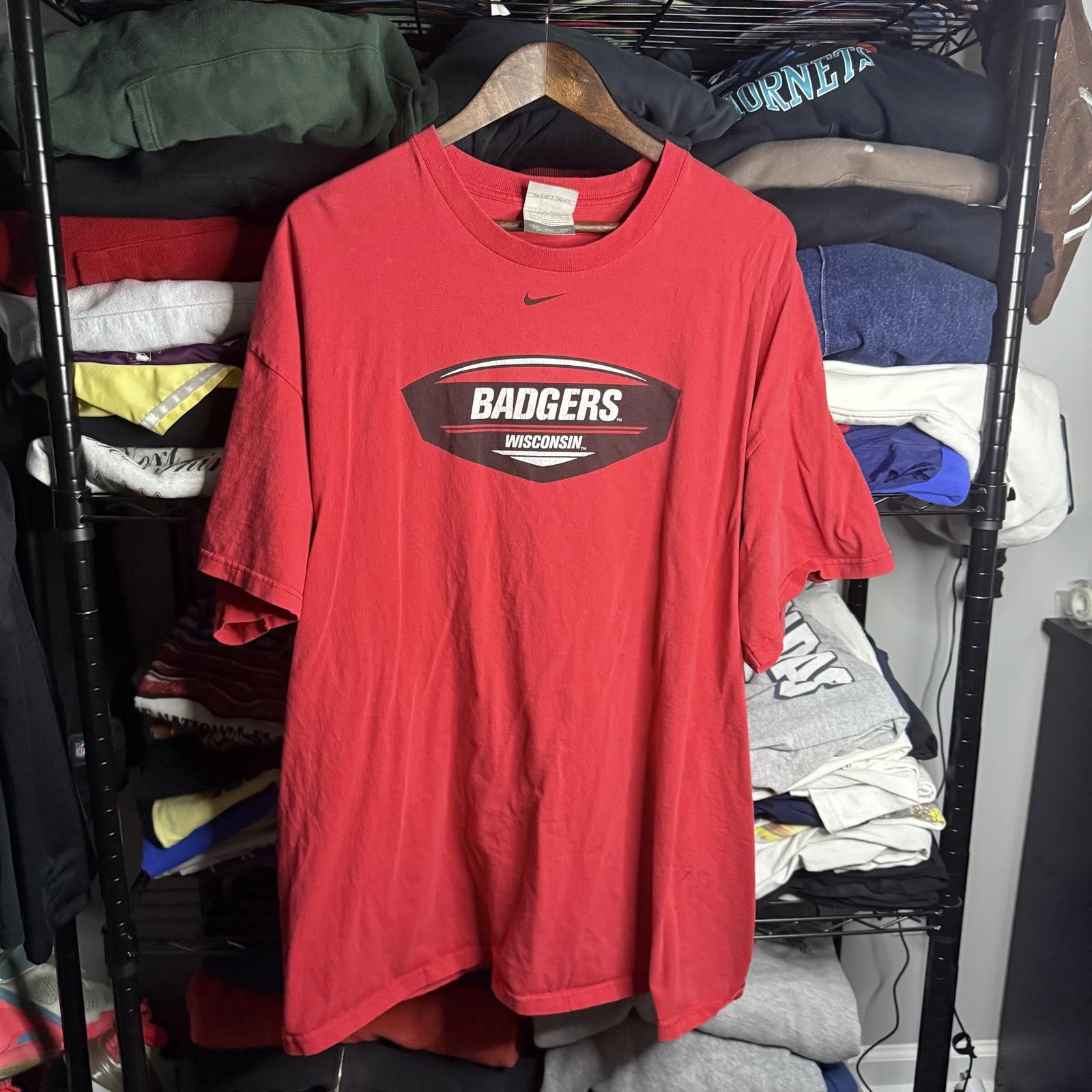 Nike Vintage Wisconsin Badgers Nike Center Check Tee Size US XXL / EU 58 / 5 - 1 Thumbnail