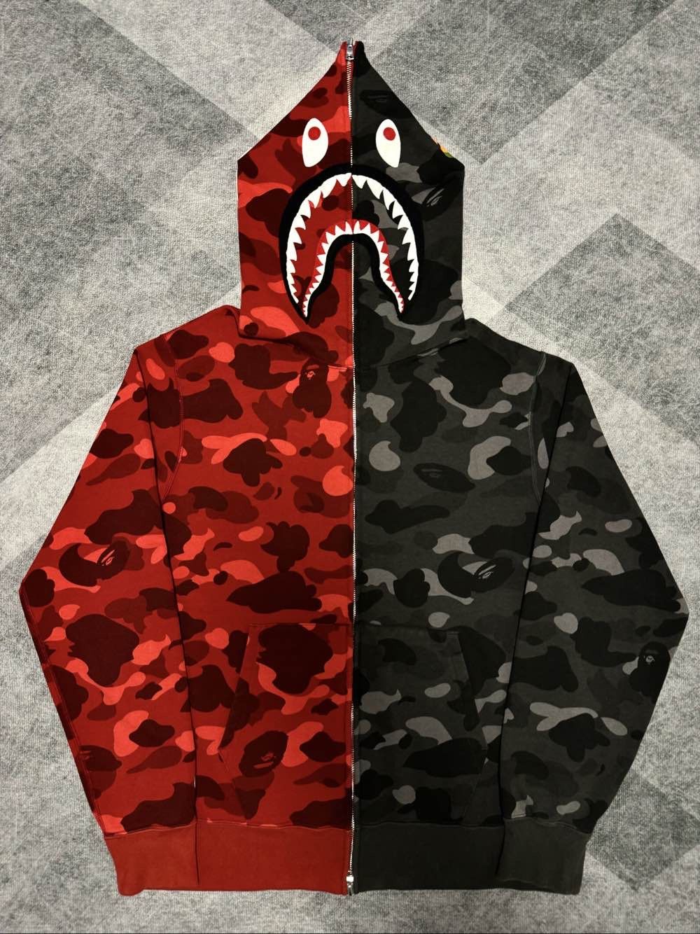 Bape A Bathing Ape Split Camo Shark Hoodie Size XL Size US XL / EU 56 / 4 - 1 Thumbnail