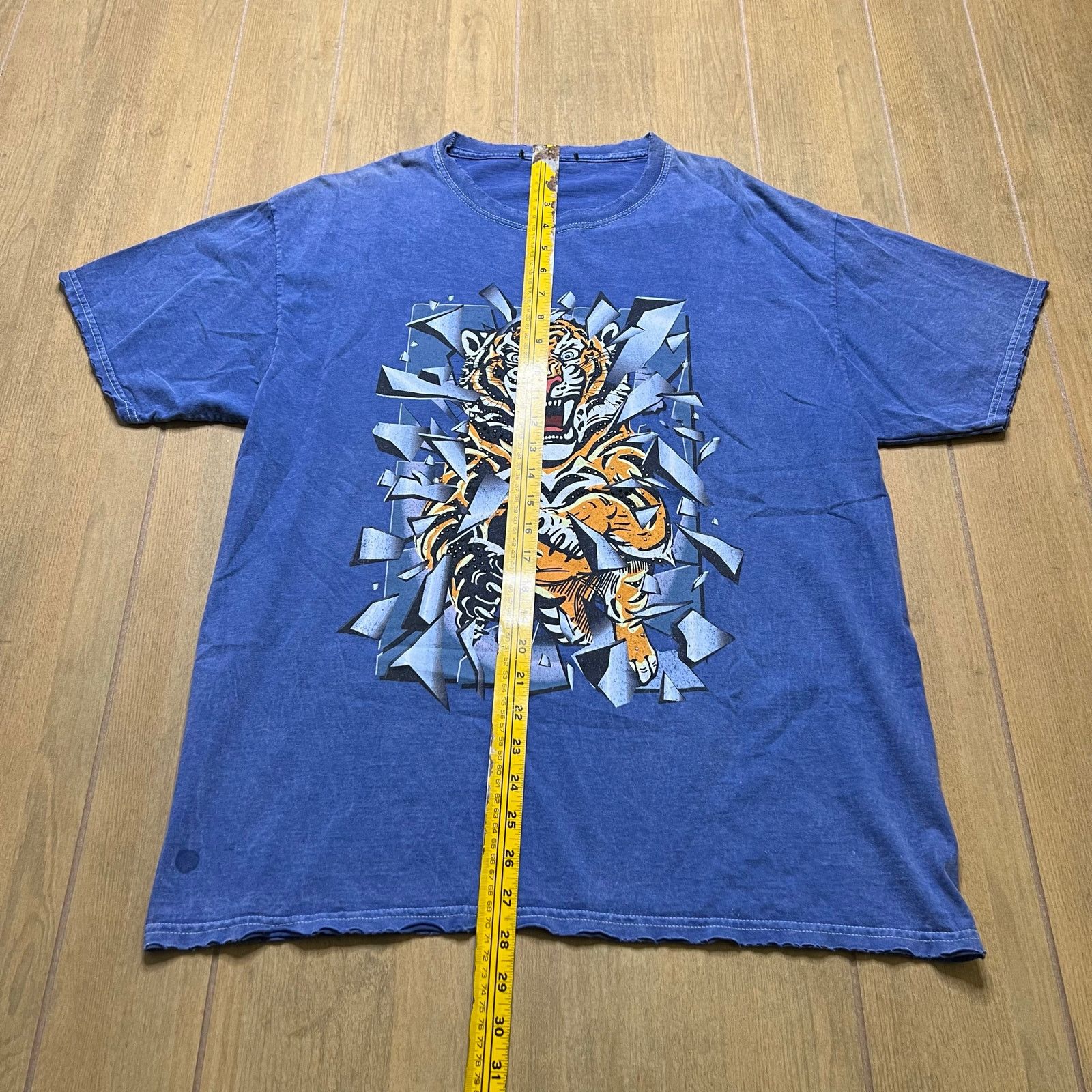 Ed Hardy Vintage Tiger Graphic T-Shirt Blue Faded Y2K Grunge Sz M/L Size US L / EU 52-54 / 3 - 4 Thumbnail