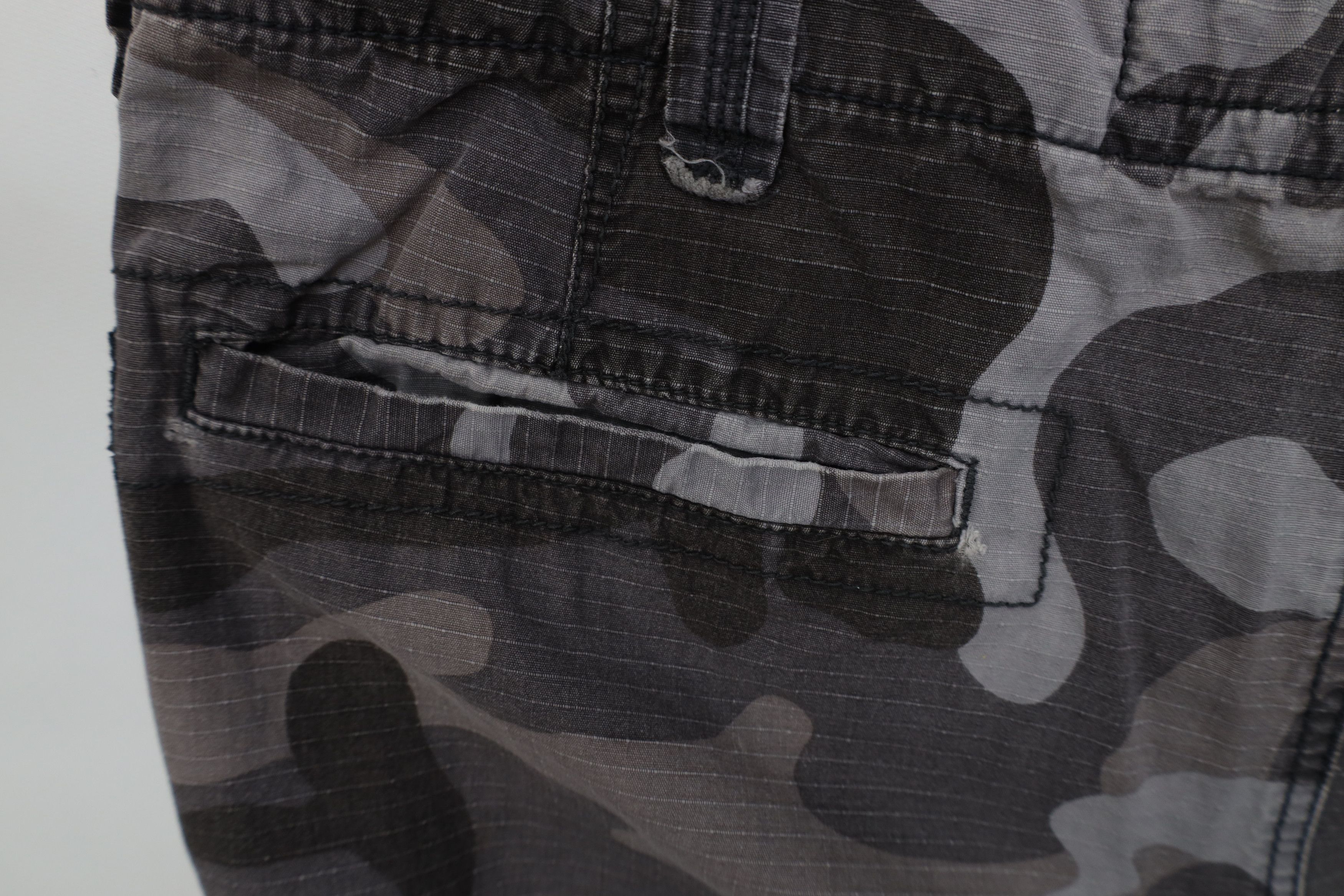 American Eagle Outfitters Vintage Y2K American Eagle Ripstop Camouflage Cargo Shorts Size US 38 / EU 54 - 12 Thumbnail
