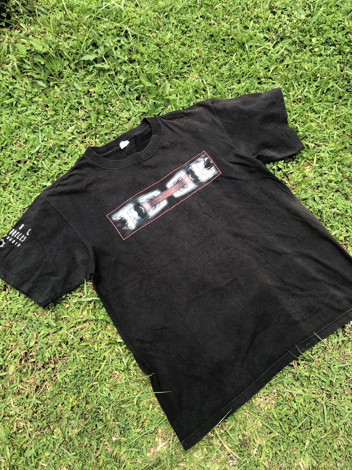 Band Tees Vintage Y2K Sunfaded Tool Los Angeles Tour Tshirt Size US L / EU 52-54 / 3 - 9 Thumbnail