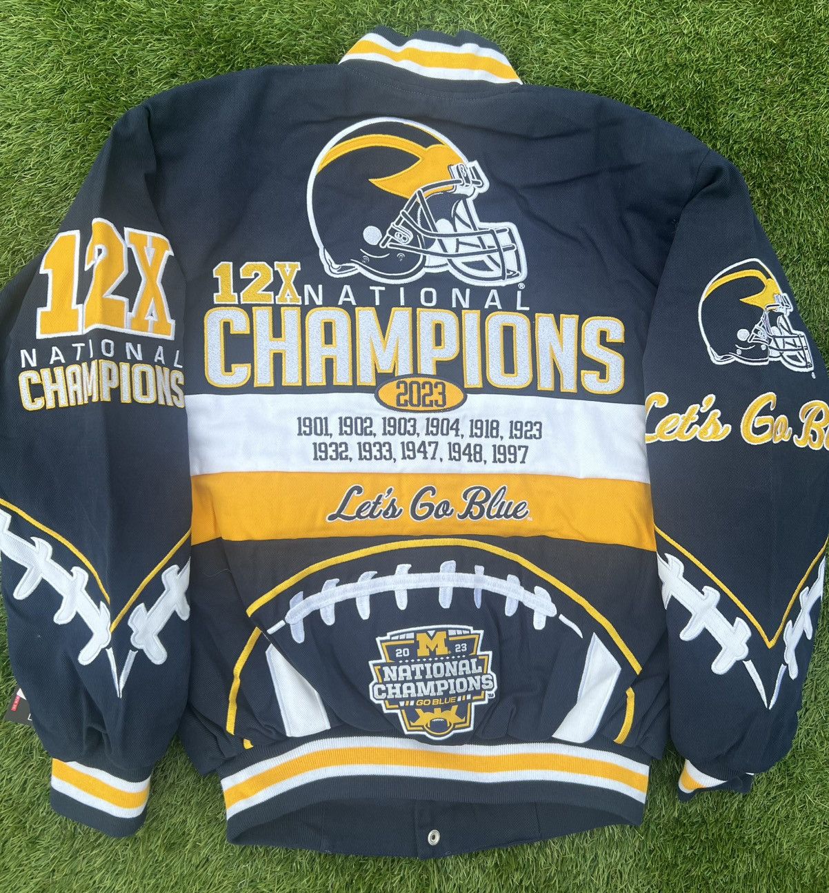 NCAA Michigan Wolverines Champions Franchise Club Bomber Size US L / EU 52-54 / 3 - 13 Thumbnail
