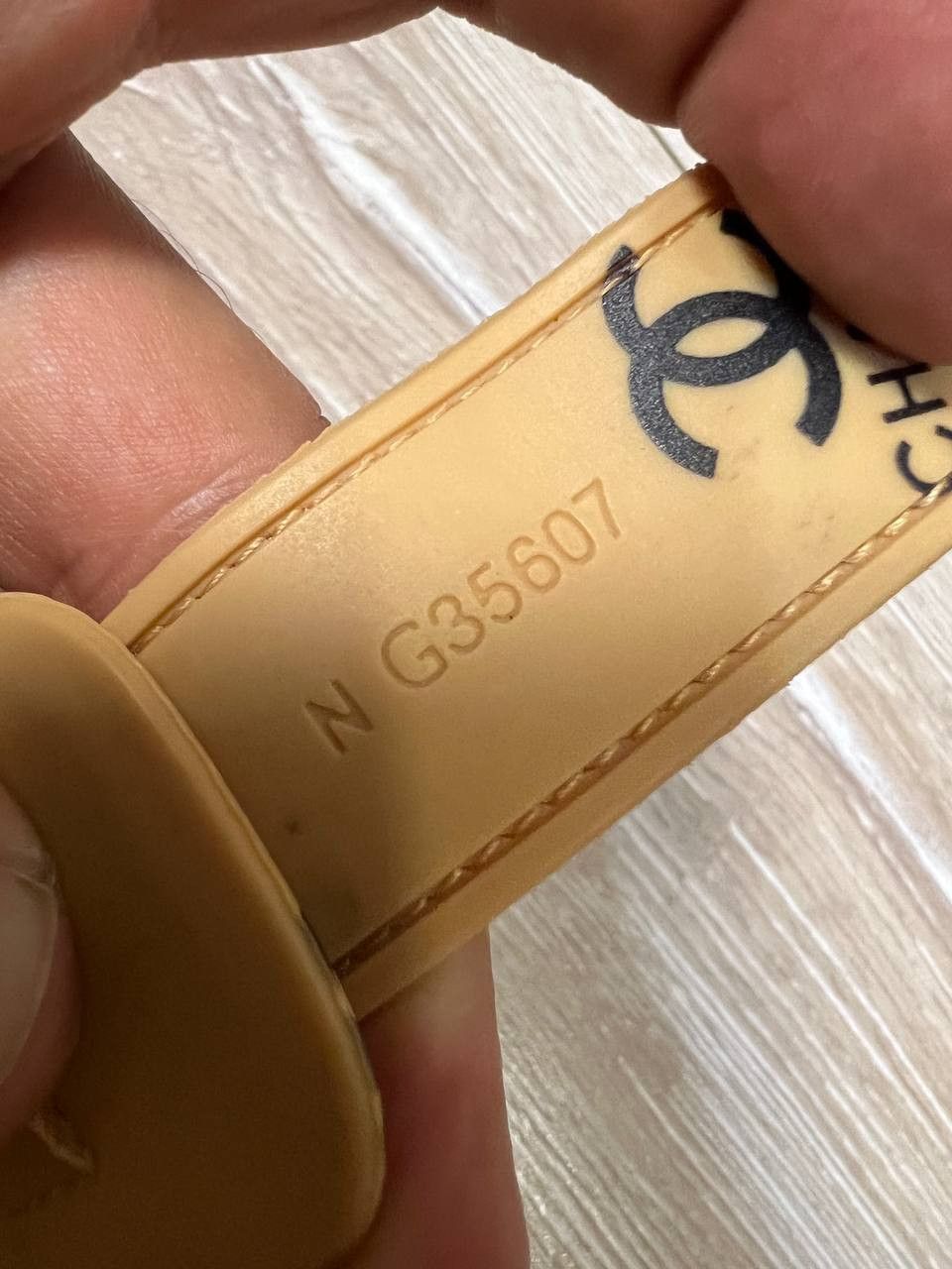 Chanel Chanel rubber dad sandals in logo Size US 7 / IT 37 - 6 Thumbnail