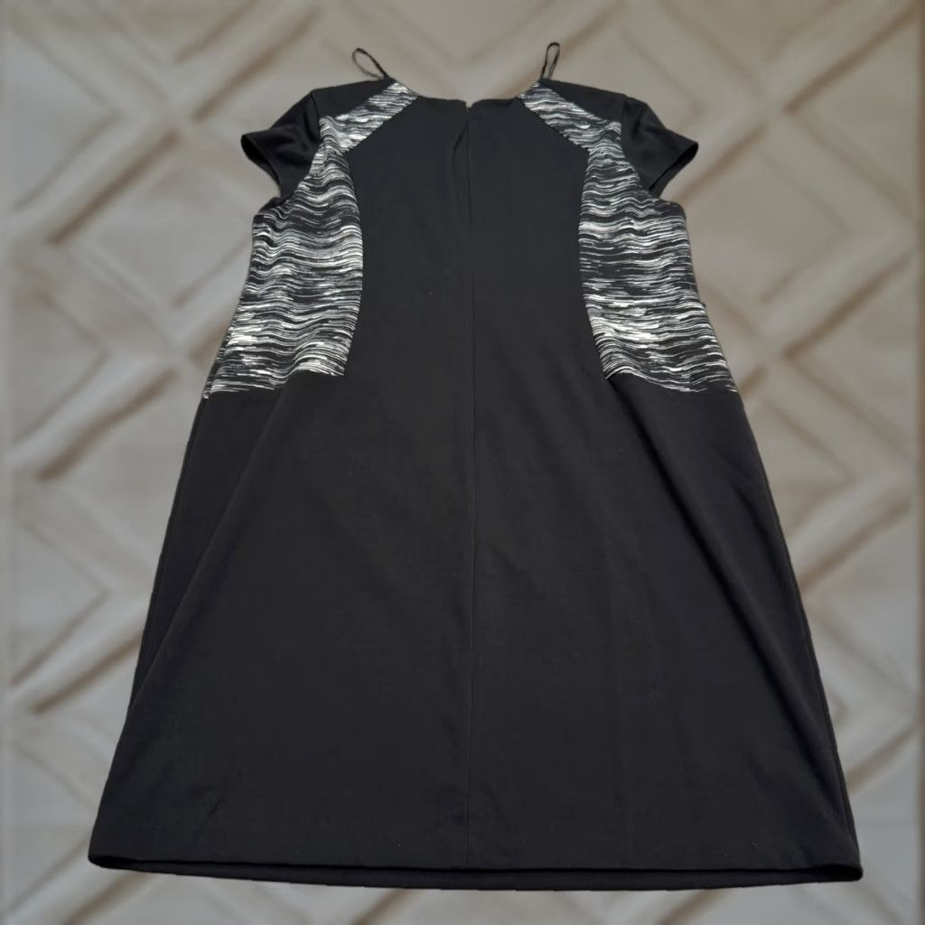 Calvin Klein Midi Sheath Shift Dress Womens 16 Black White Abstract Cap Sleeve