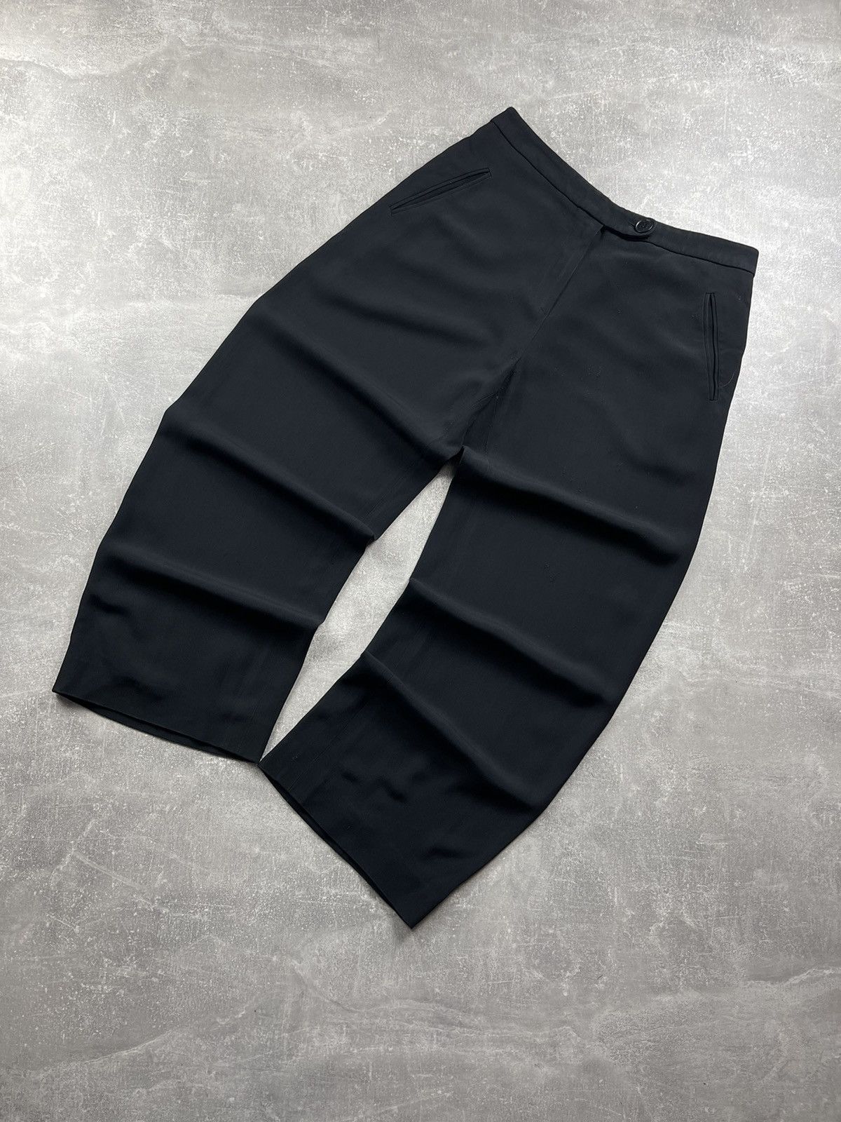 Moschino Cheap and Chic Moschino Wide Leg Cropped Trousers Black Size 34" / US 12 / IT 48 - 1 Thumbnail