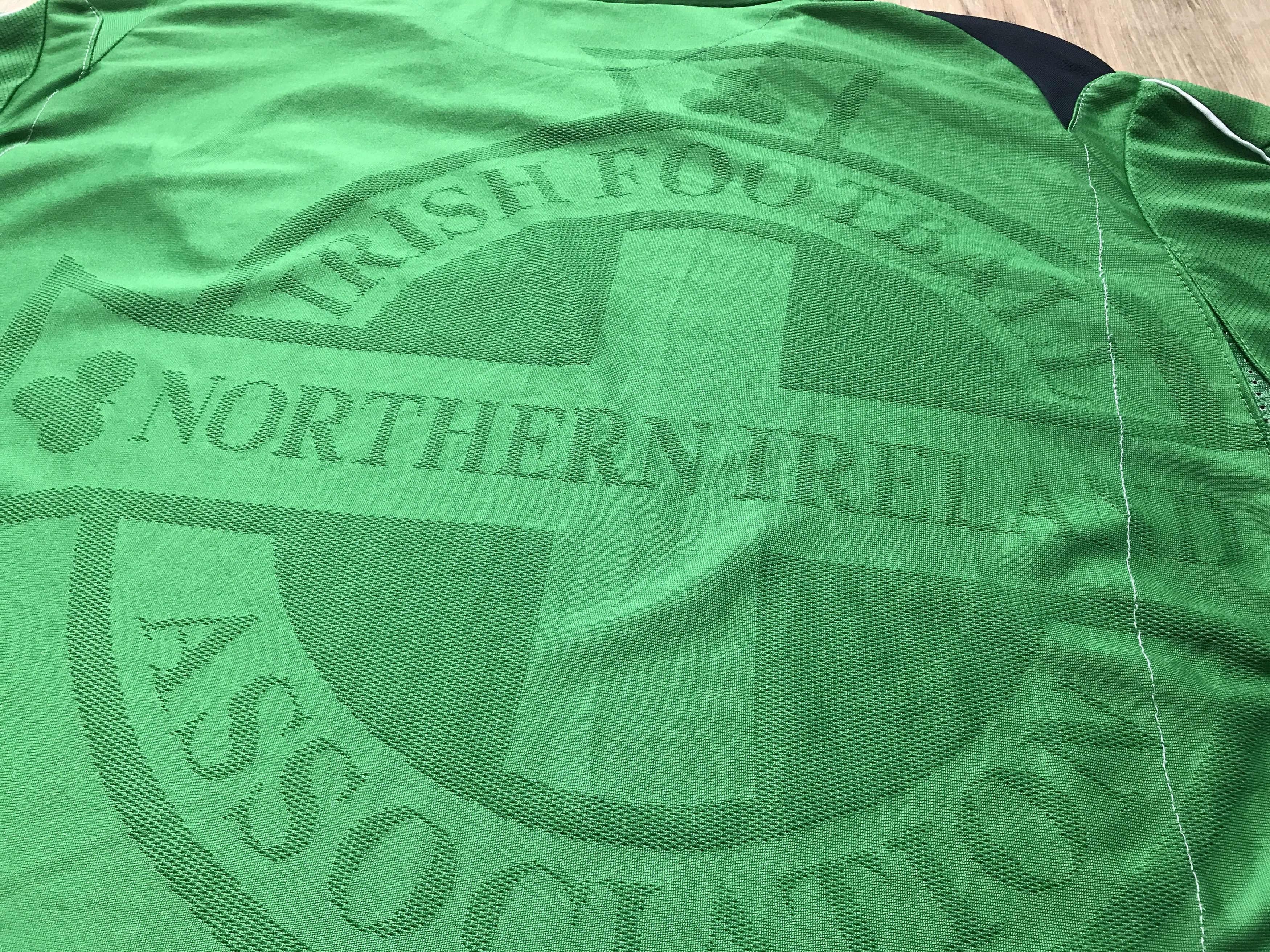Umbro × Vintage Vintage Umbro Northern Ireland Shirt 2006-2008 Size US XL / EU 56 / 4 - 6 Thumbnail