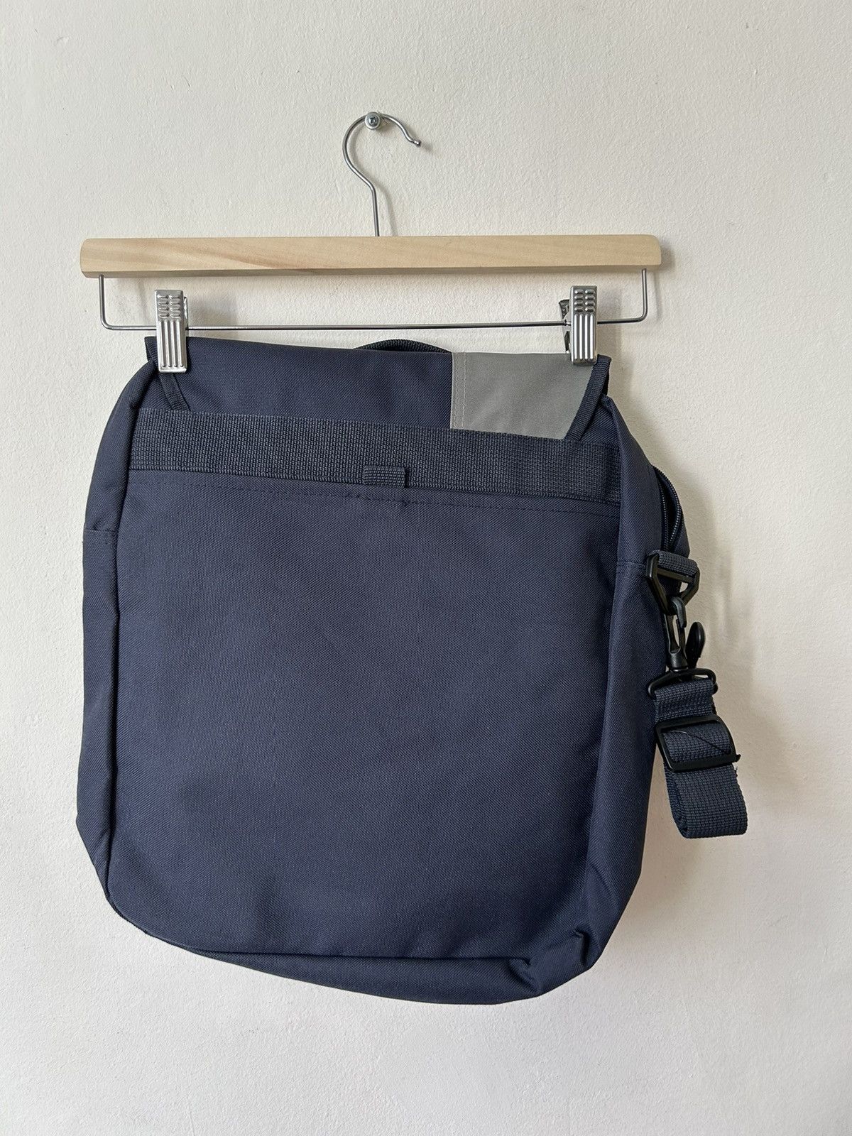 Nike × Vintage Vintage Nike Crossbody Messenger Bag shoulder bag Size ONE SIZE - 9 Thumbnail