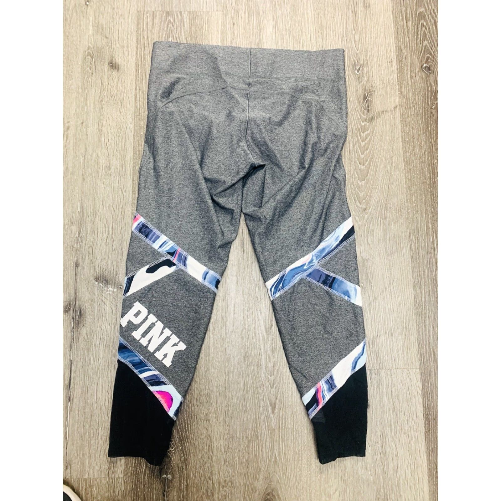 Victoria's Secret Victoria's Secret Leggings Capri Size L (Large) Women's Activewear Cross Training Dance Gym Yoga Comfort Stretch Multicolor Logo Size 36" / US 14 / IT 50 - 4 Thumbnail