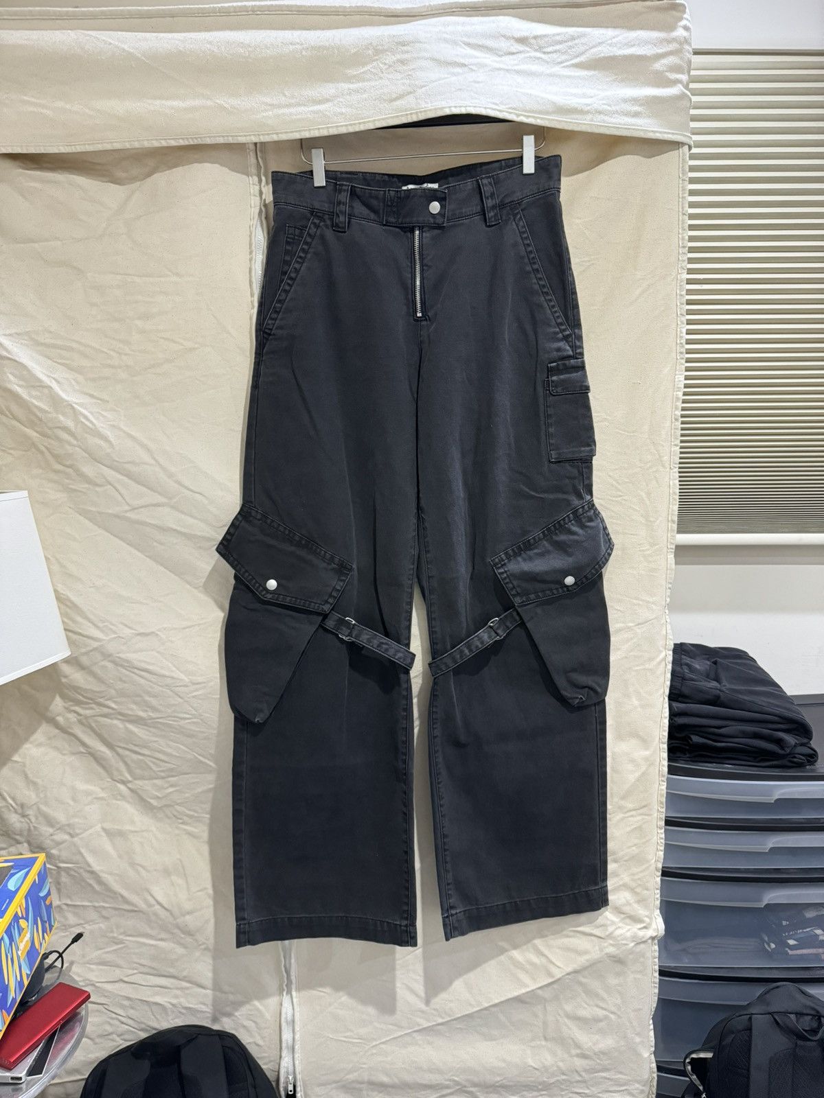 Acne Studios Acne Studios Charcoal Grey Canvas Cotton Cargo Trousers Size US 32 / EU 48 - 1 Thumbnail
