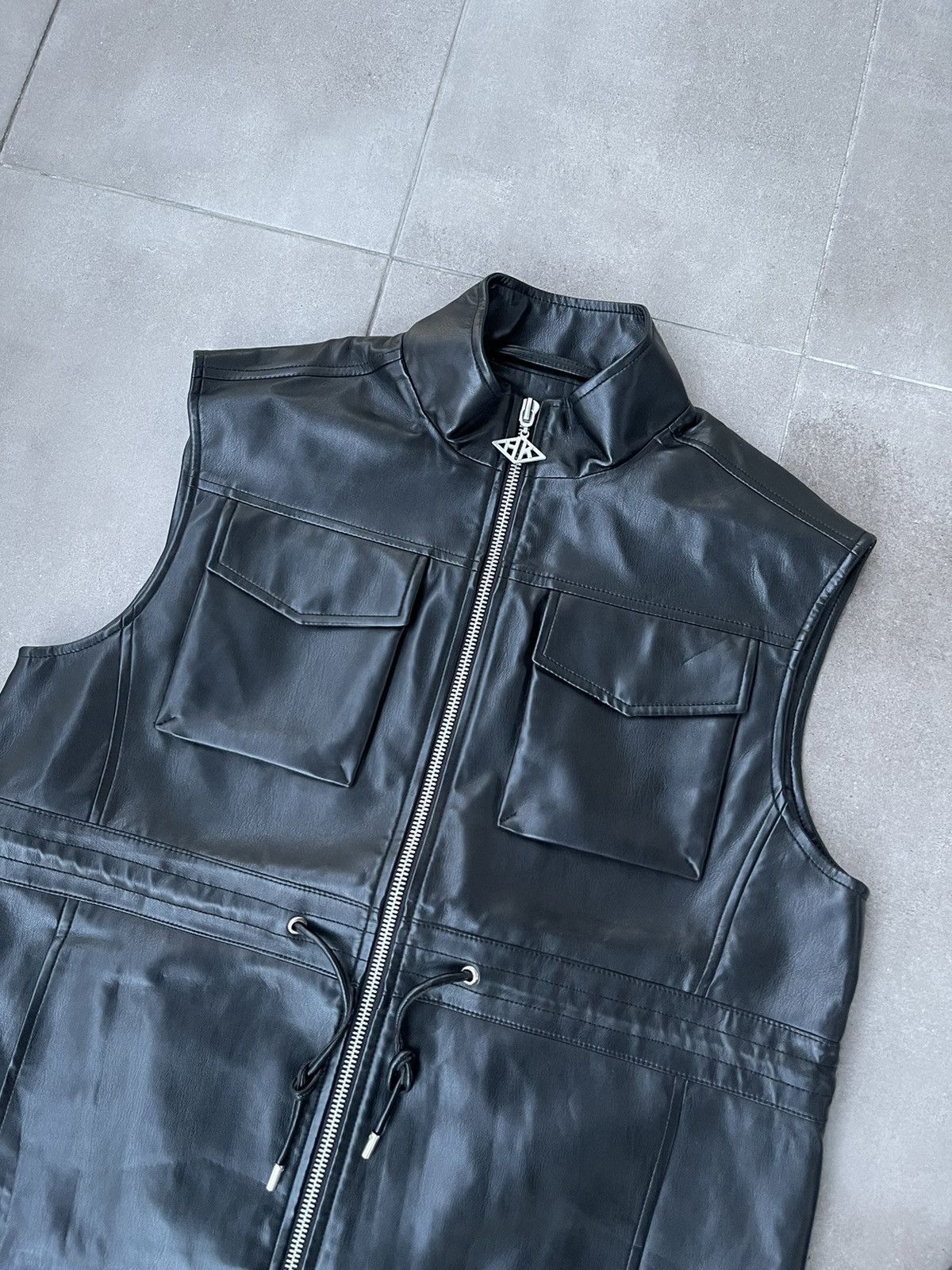 Han Kjobenhavn !DS! FW22 Han Kjobenhavn Desk Zip Up Cargo Vest Size L / US 10 / IT 46 - 12 Thumbnail