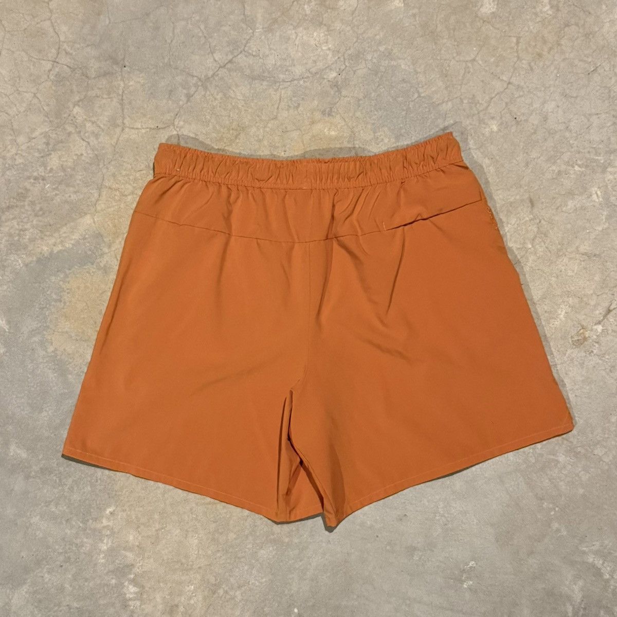 Nike Nike Unlimited Orange Tonal Swoosh Shorts 7” Size US 34 / EU 50 - 6 Thumbnail