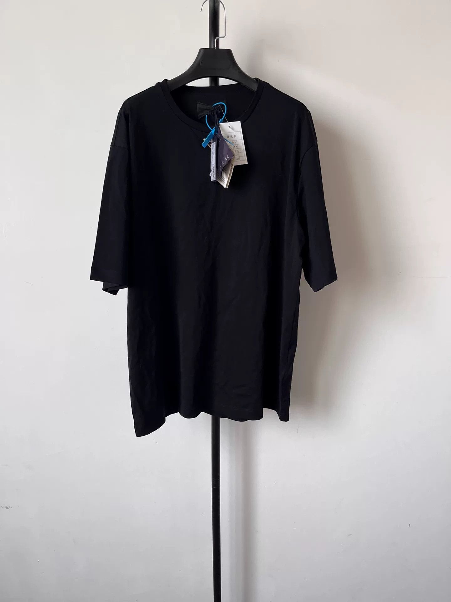Prada PRADA FW22 Men's Solid Logo Cotton T-Shirt Size US M / EU 48-50 / 2 - 1 Thumbnail