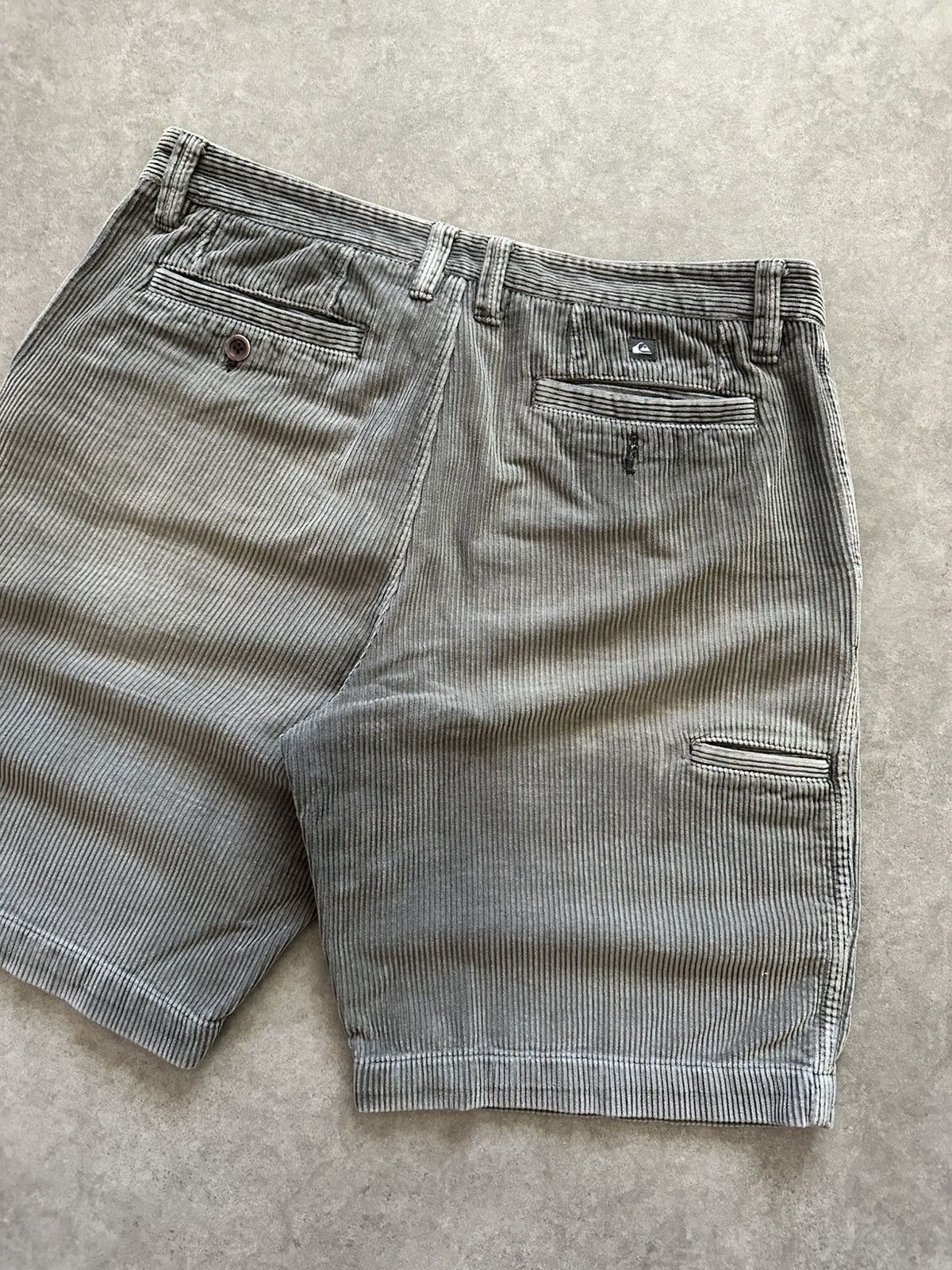 Quiksilver Vintage Quiksilver Corduroy Shorts Y2K Faded Skater Surfer Size US 36 / EU 52 - 4 Thumbnail