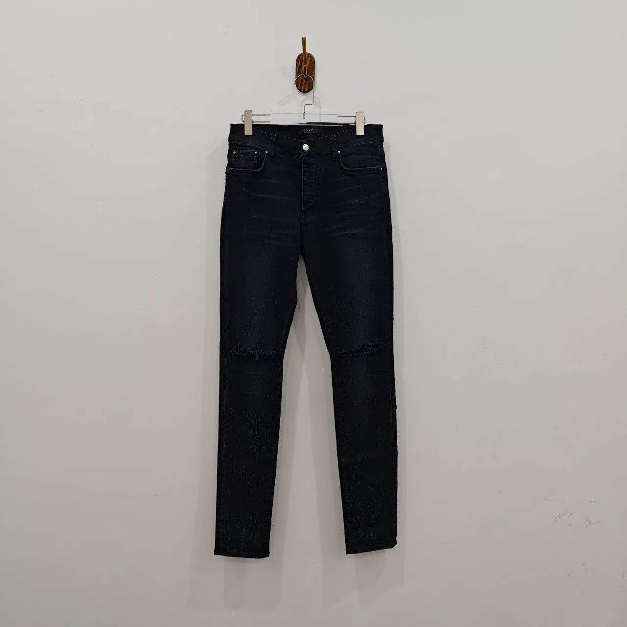 Amiri amiri black distressed denim pants Size US 33 - 1 Thumbnail