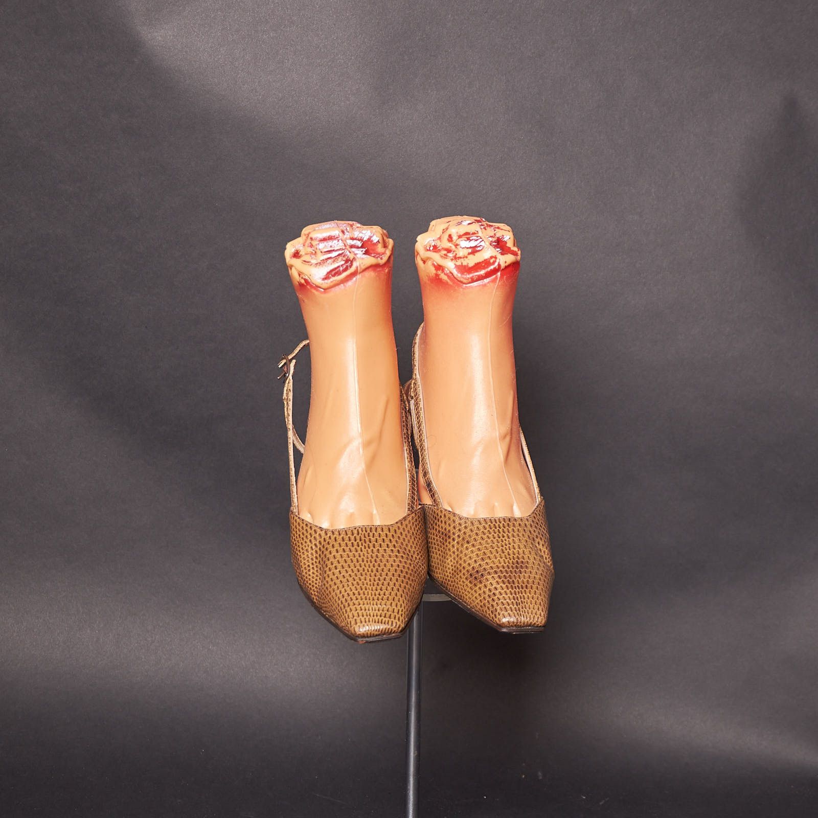 Vintage 1960s Tan Pressed Leather Slingbacks Low Heels Shoes Size US 6 / IT 36 - 2 Thumbnail