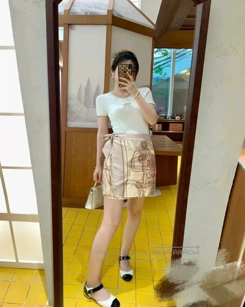 Hermes hermes silk patterned mini skirt. Size 35" - 6 Thumbnail