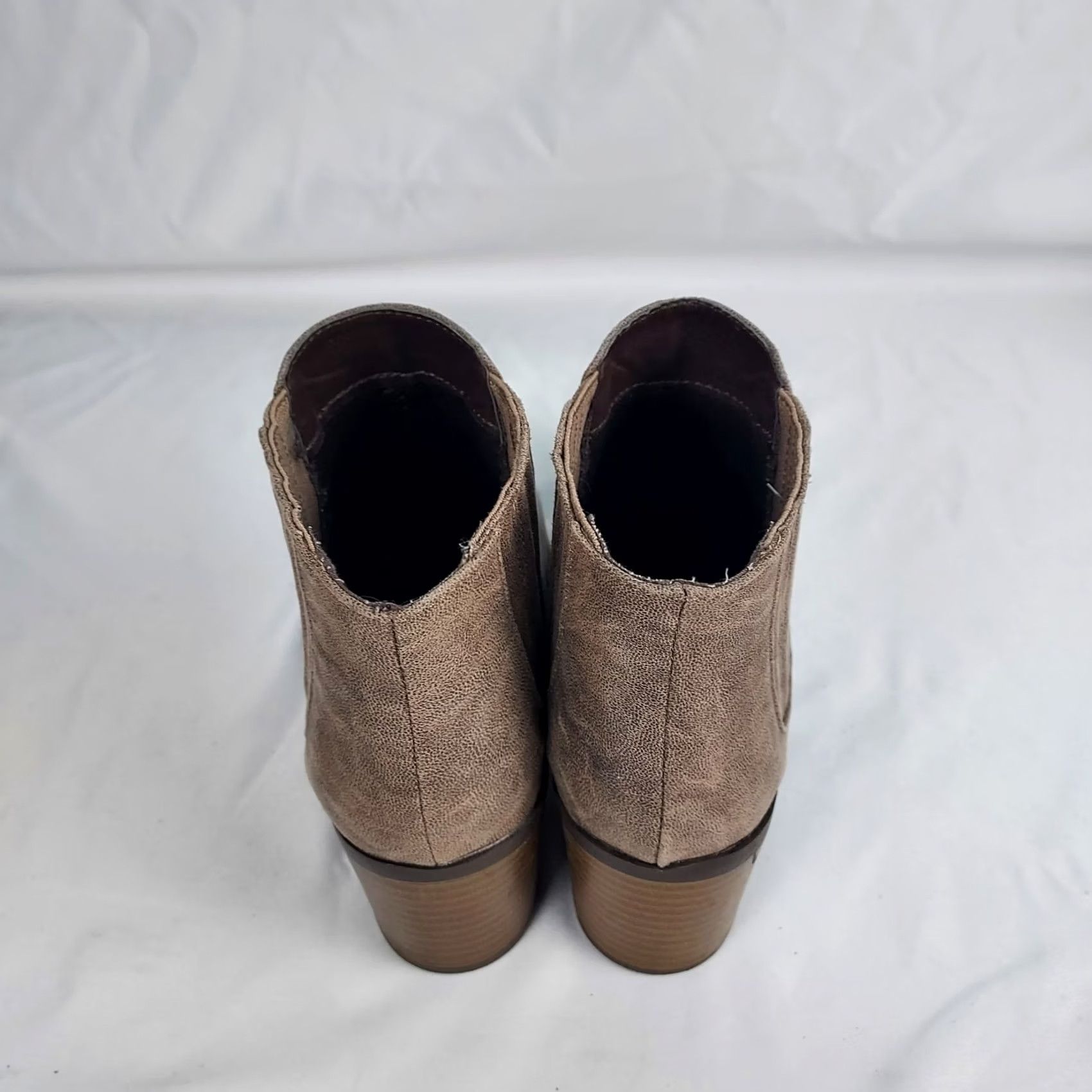 Vintage Qupid Women’s 5.5 Taupe Faux Suede Ankle Booties Block Heel Shoes Size US 6 / IT 36 - 4 Thumbnail