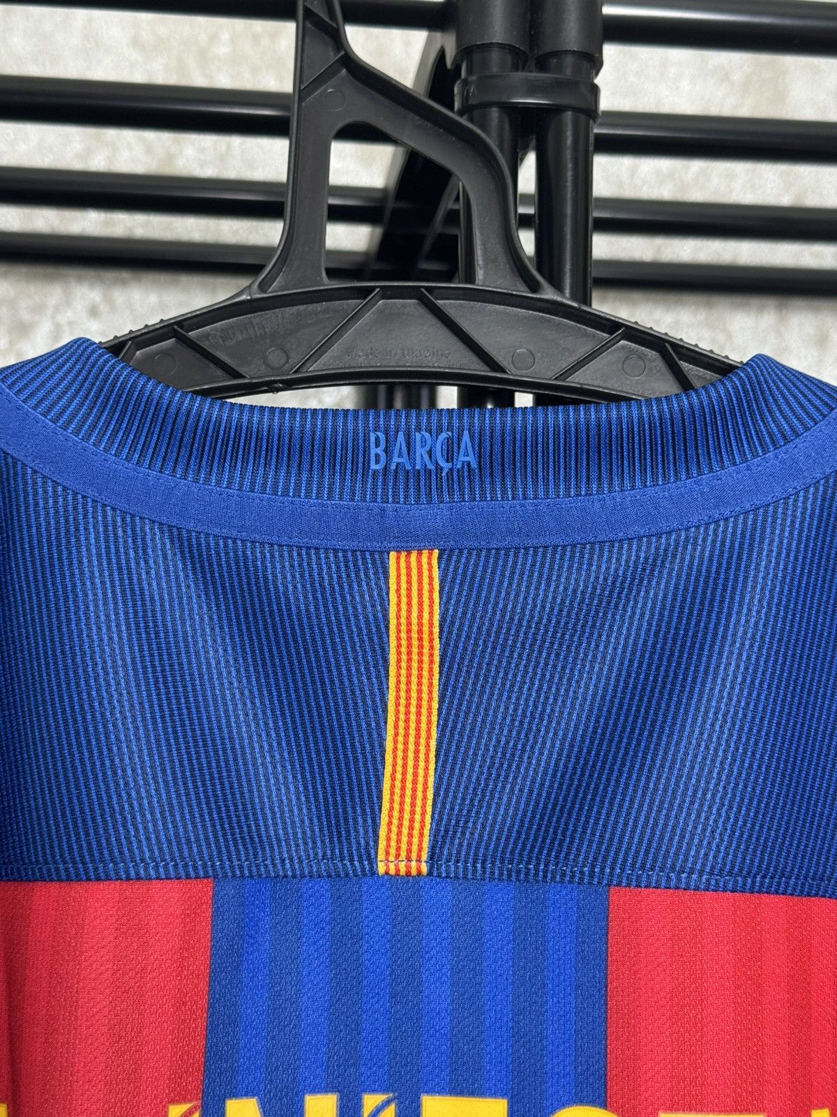 Nike Vintage Nike Barcelona Iniesta #8 Jersey Football Shirt Size US M / EU 48-50 / 2 - 11 Thumbnail