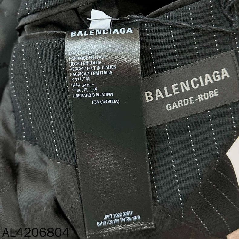Balenciaga Balenciaga size 34 Striped suit Size L / US 10 / IT 46 - 8 Thumbnail