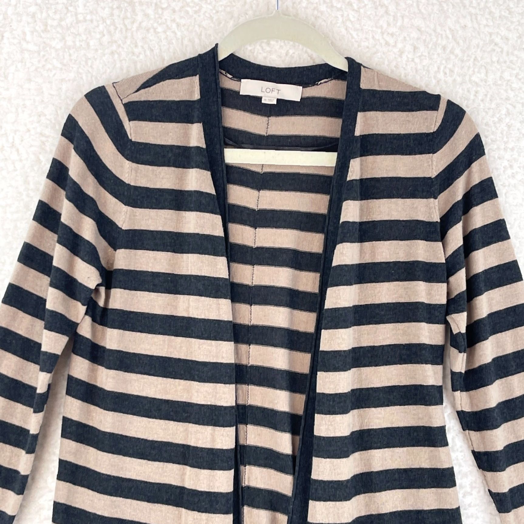 Loft LOFT Ann Taylor Gray Tan Striped Cardigan Sweater Womens Long Sleeve Size M Size M / US 6-8 / IT 42-44 - 2 Thumbnail