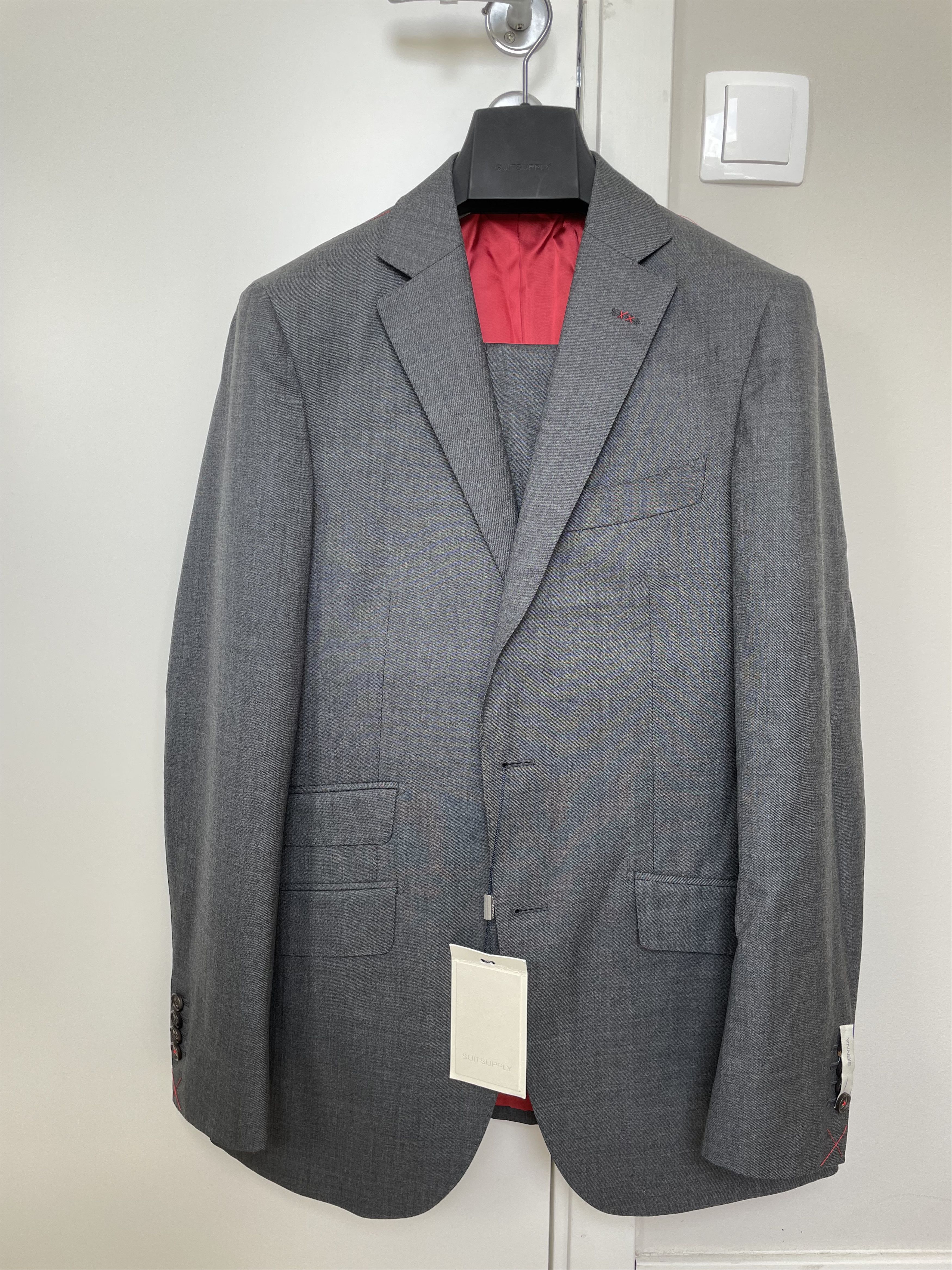 Suitsupply NWT Suitsupply dark grey super 150 suit, size 36R\EU46 Size 36R - 1 Thumbnail