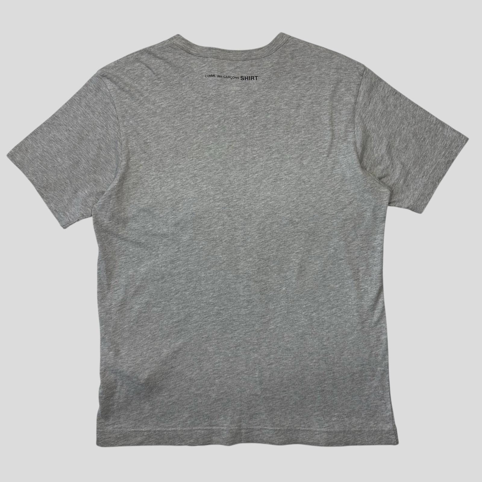 Comme des Garcons 2000ss CDG Shirt Silver Scale logo t shirt | Grailed