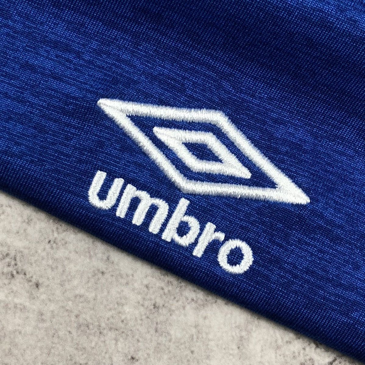 Umbro Everton 2018-2019 Umbro Angry Birds Home Soccer Jersey Size US XL / EU 56 / 4 - 13 Thumbnail