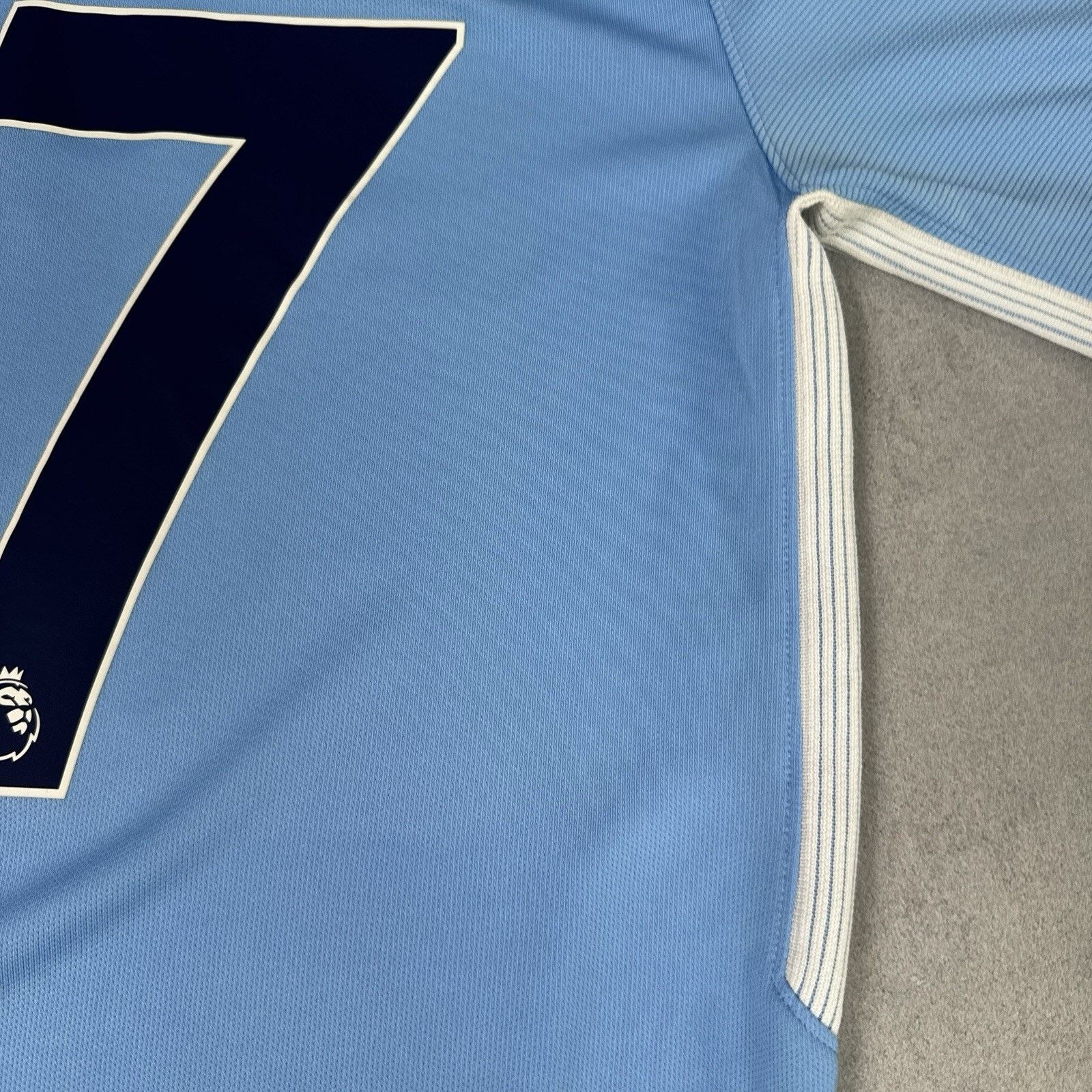 Nike Manchester City Nike 2017 2018 #17 De Bruyne Soccer Jersey Size US S / EU 44-46 / 1 - 19 Thumbnail
