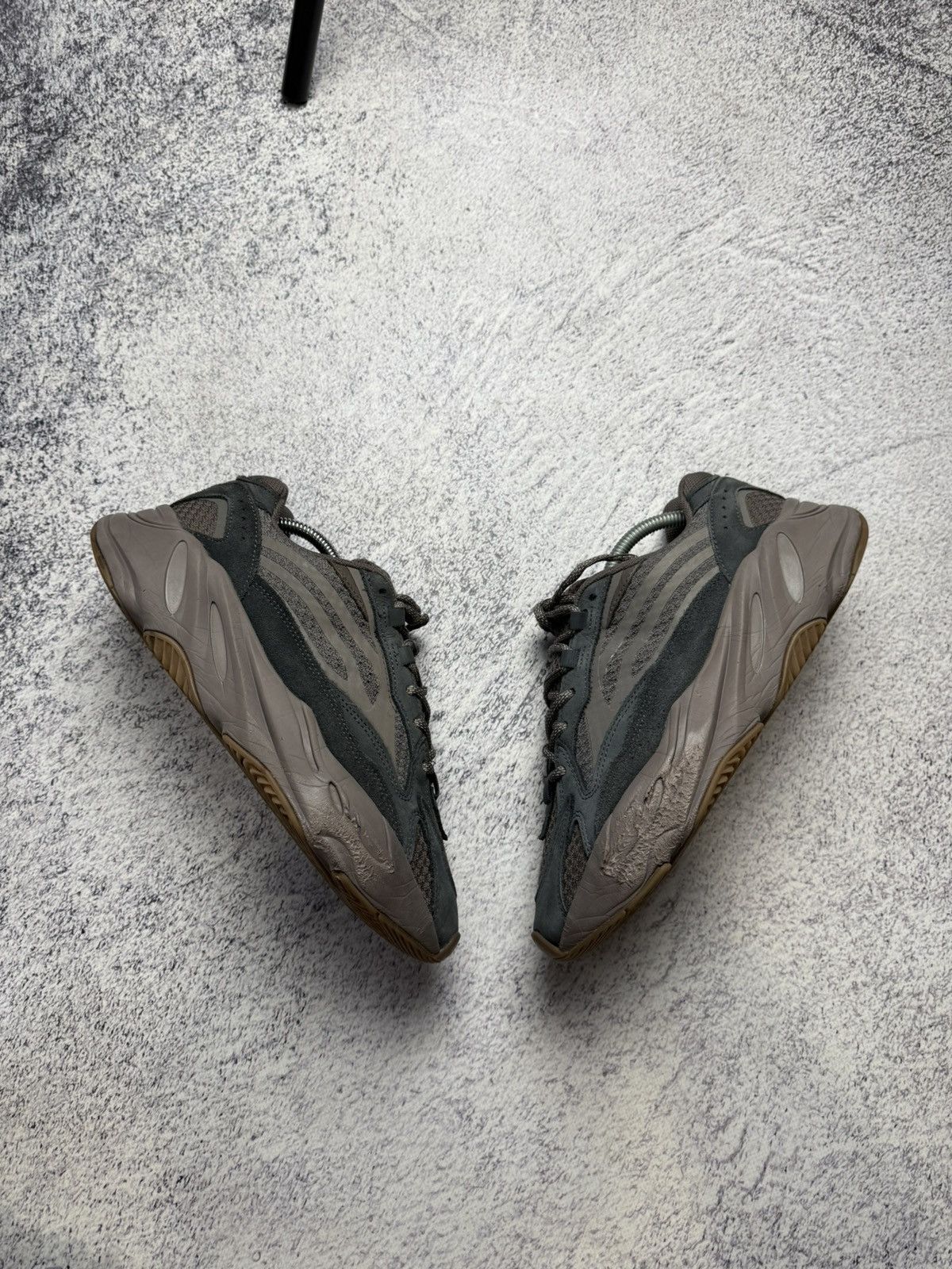 Adidas × Kanye West Adidas Yeezy Boost 700 v2 size 9 Size US 9 / EU 42 - 2 Thumbnail