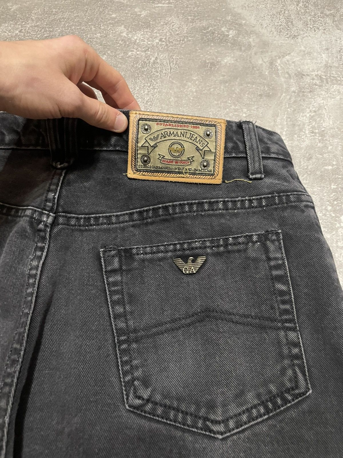 Armani Vintage Armani Jeans Black Regular Fit Denim Size 34 Size US 34 / EU 50 - 16 Thumbnail