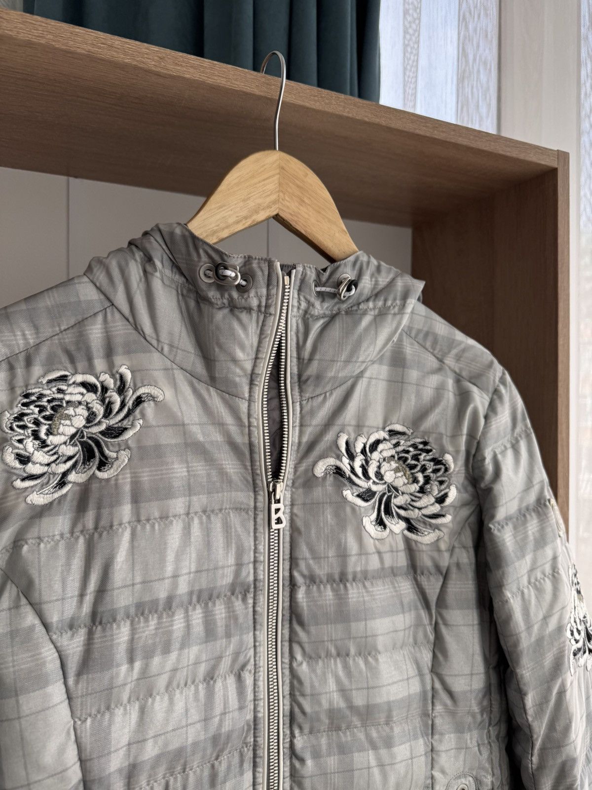 Bogner × Vintage Vintage Bogner Nepal Connection W’ Grey Flower Ski Jacket Size S / US 4 / IT 40 - 9 Thumbnail