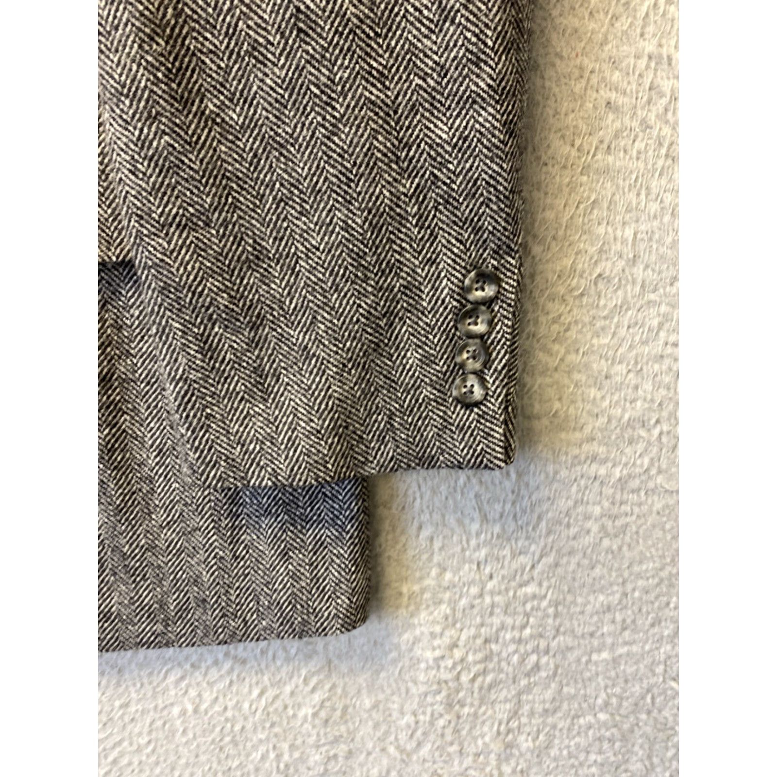 Hart Schaffner Marx VINTAGE Hart Schaffner Marx Wool Sport Coat Blazer Men 48 Regular Gray Herringbone 1950s/60s Mens Blazer Size 48R - 3 Thumbnail
