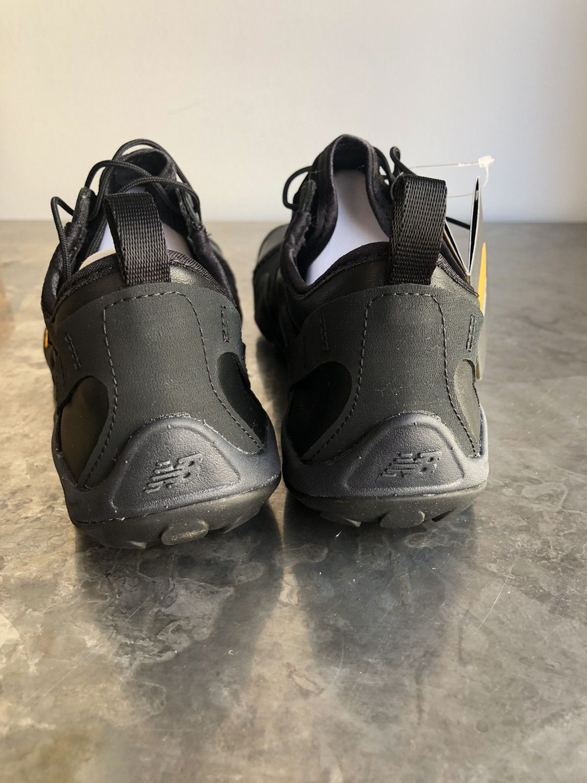 Issey Miyake × New Balance Issey Miyake x New Balance MT10OV1 Running Shoes Size US 7 / IT 37 - 4 Thumbnail
