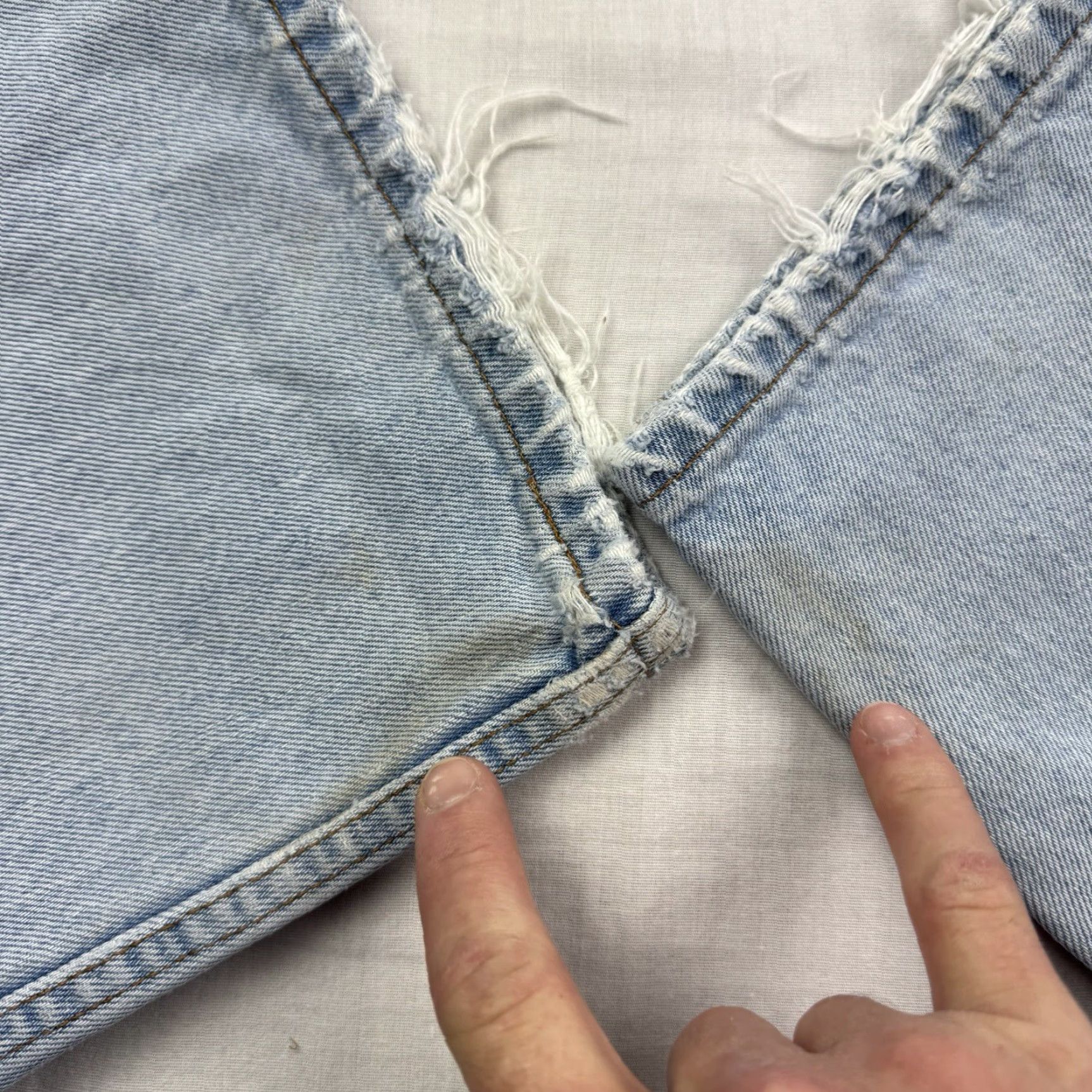 Levi's VINTAGE Levi's 505 Jeans Men Adult 34x30 Regular Fit Straight Blue Cotton 90s 2000s Size US 34 / EU 50 - 3 Thumbnail