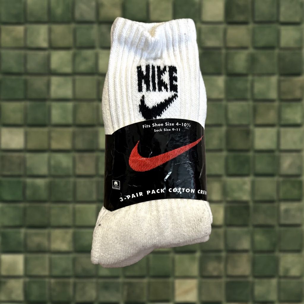 Nike VINTAGE Nike Socks 3 Pair Cotton Crew Swoosh Spell Out Men 9-11 80s 90s Size ONE SIZE - 1 Thumbnail