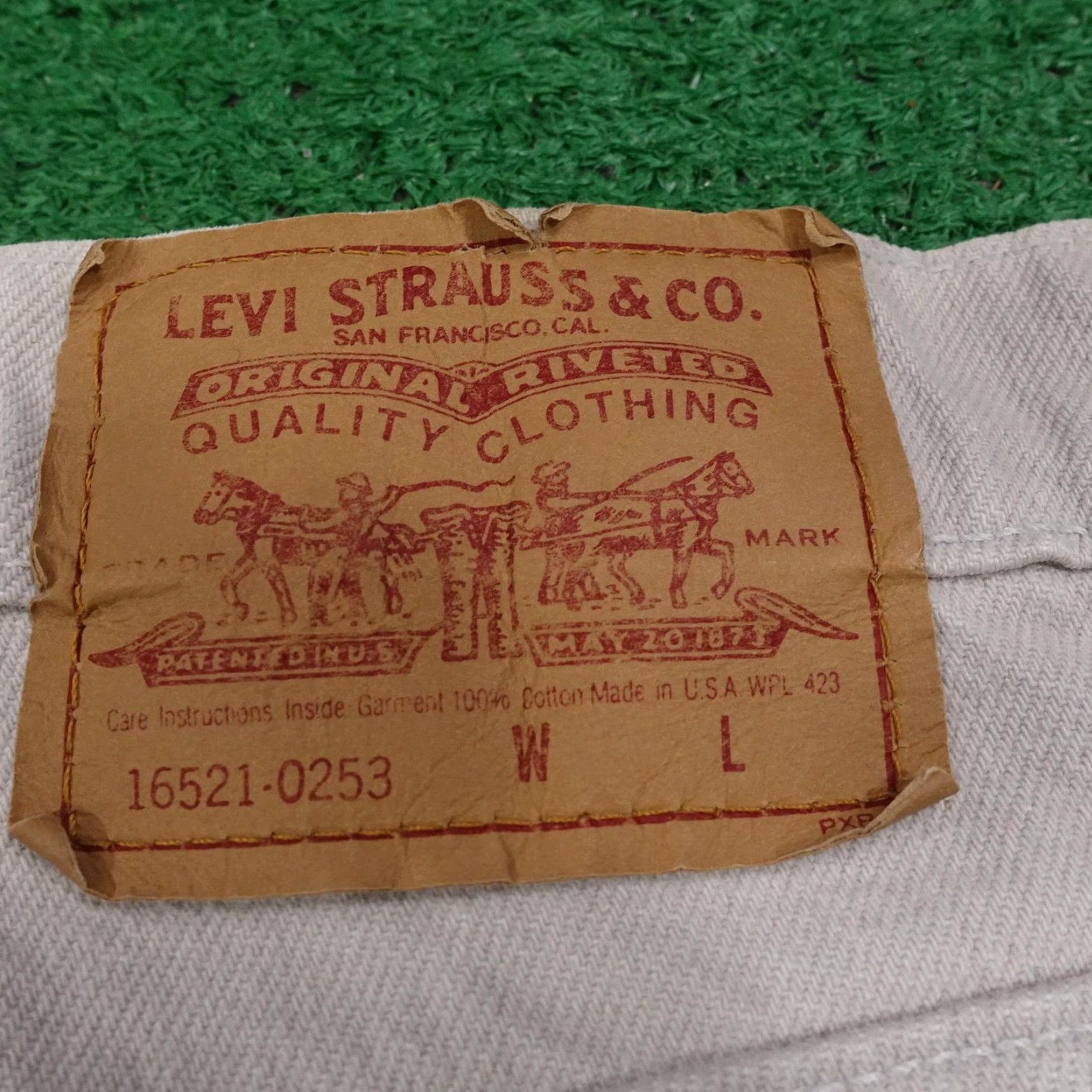 Levi's VINTAGE Levi's Jeans Female 5-Pocket Tapered Gray Denim 28x30 1990s Made in USA Mens/Womens? Size 32" / US 10 / IT 46 - 7 Thumbnail