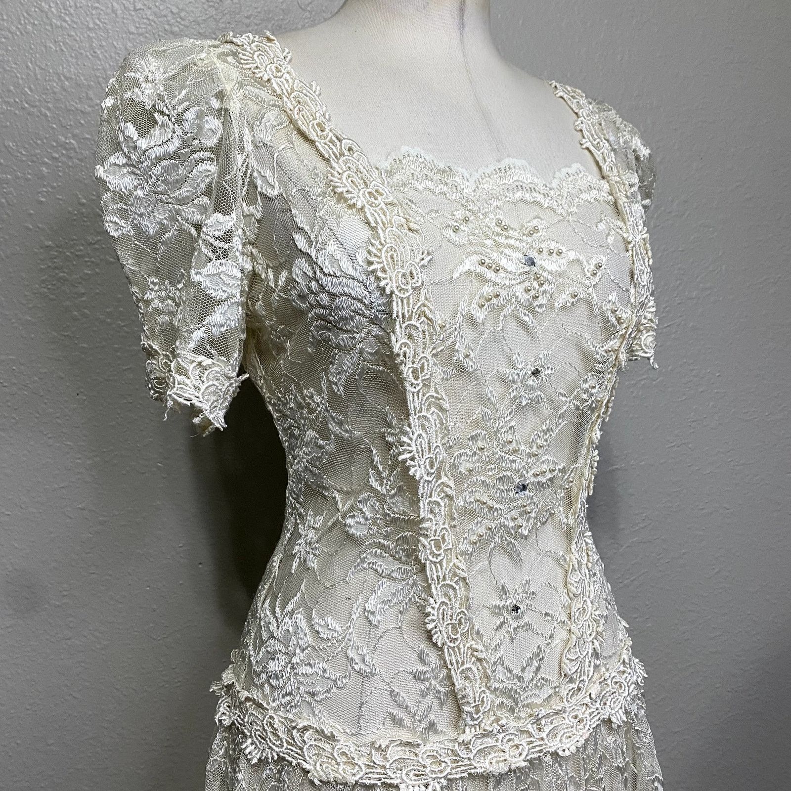 Other Beautiful VIntage 60's Sheer Lace Beaded Wedding Dress Size L / US 10 / IT 46 - 11 Thumbnail