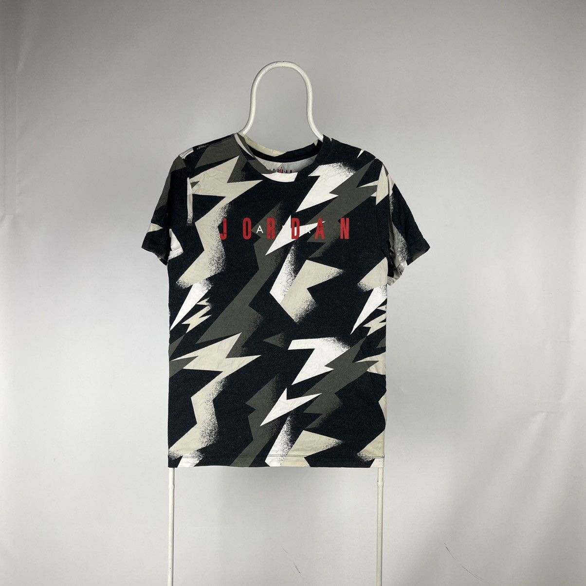 Jordan Brand Nike Jordan tshirt size Small Size US S / EU 44-46 / 1 - 1 Thumbnail