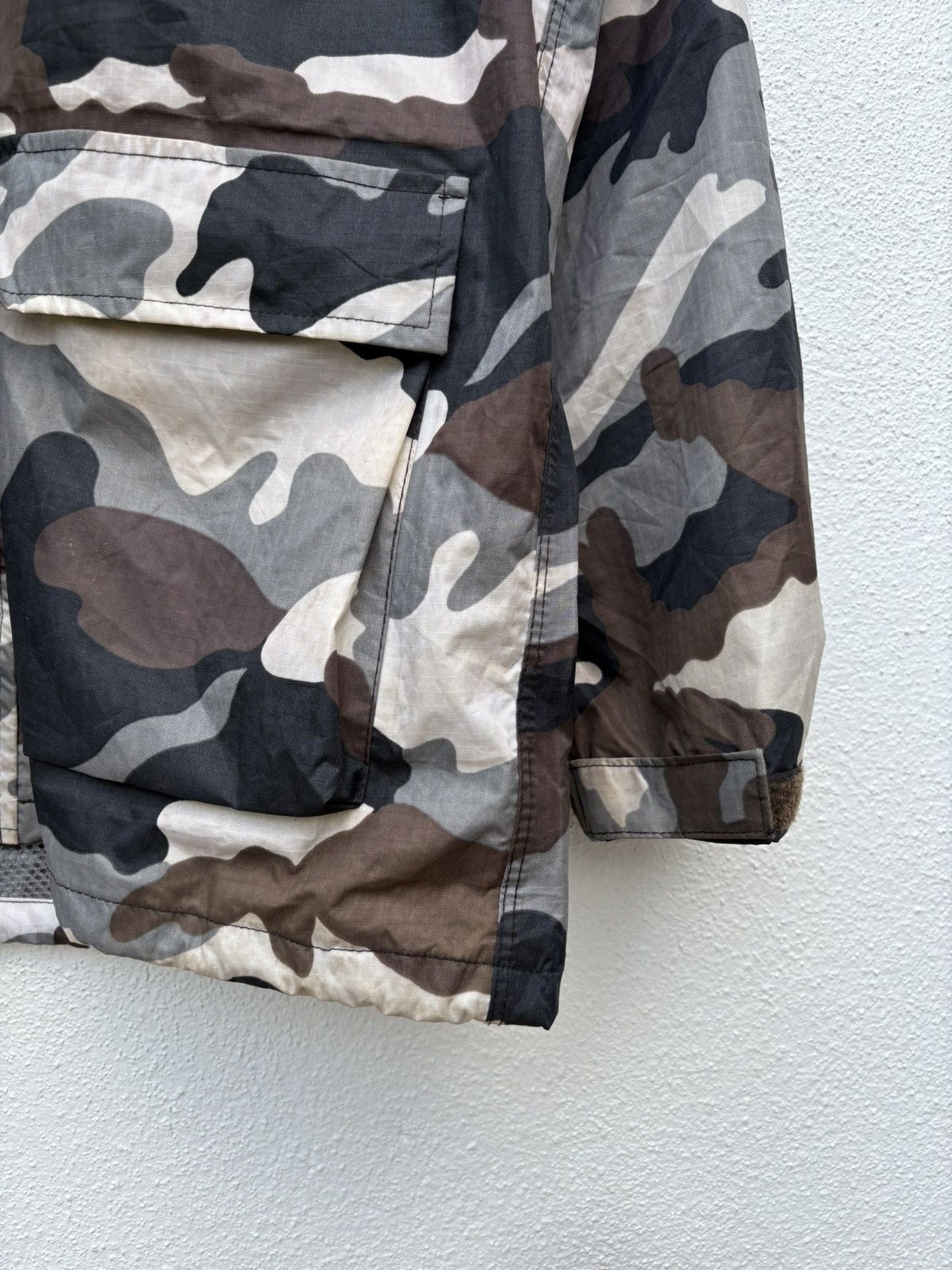 Japanese Brand Even River Camouflage Hooded Windbreaker Jacket Size US L / EU 52-54 / 3 - 6 Thumbnail
