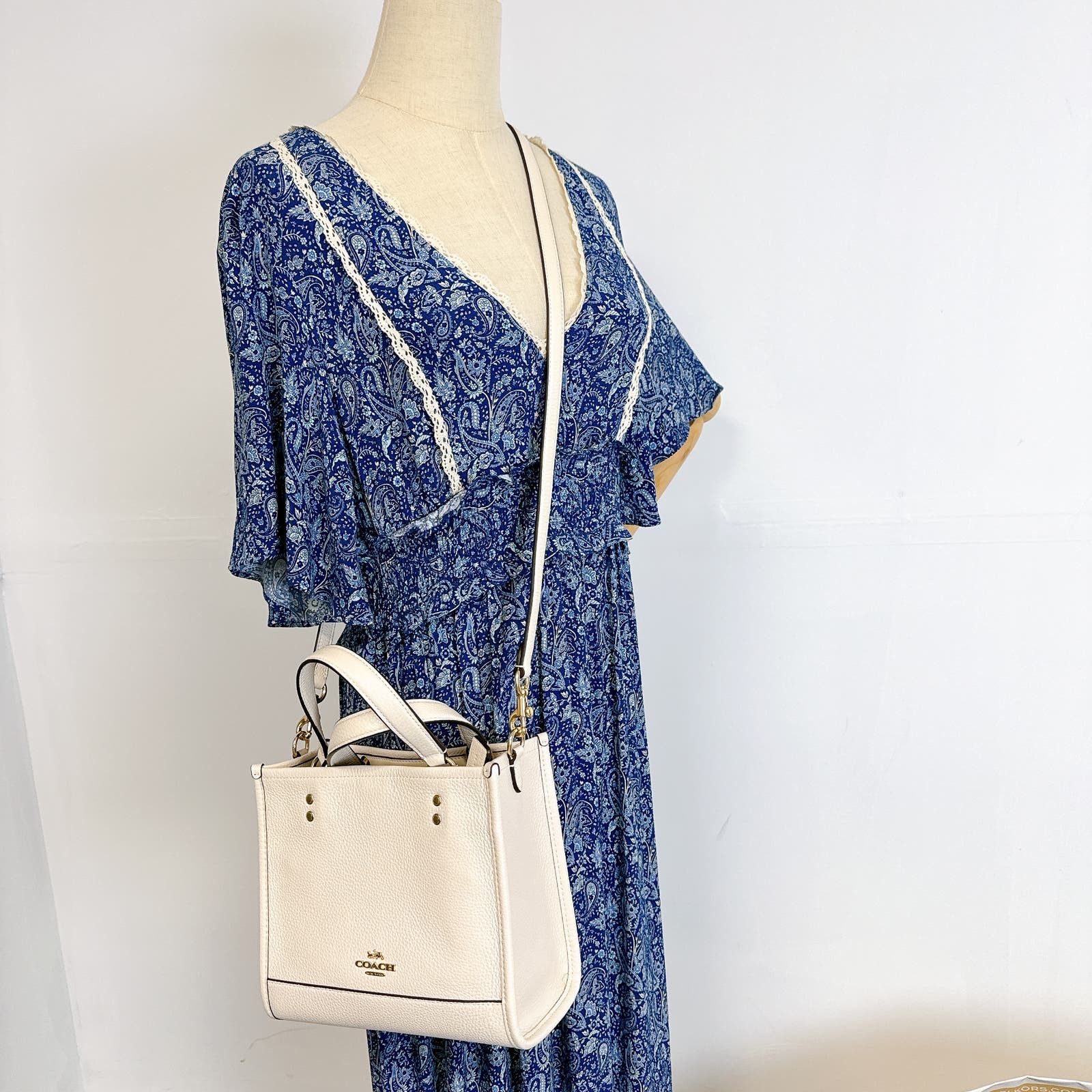 image of Coach Co971 Dempsey Tote 22 In Chalk in White, Women's
