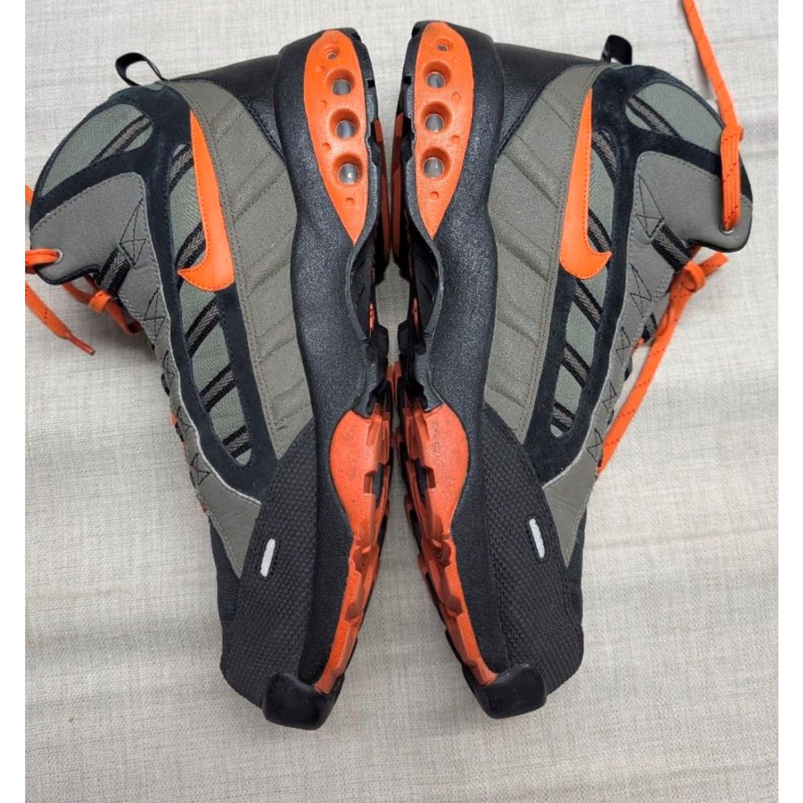 Nike VINTAGE NIKE ACG MENS SIZE 15 US ORANGE MAX AIR UMARA HIKE BOOT 414976-300 Size US 15 / EU 48 - 2 Thumbnail