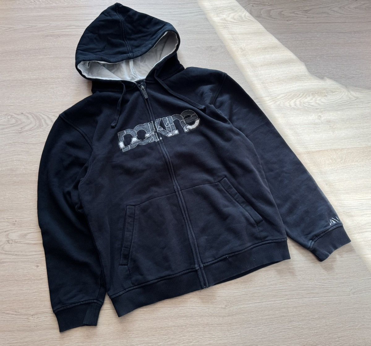 Dakine Vintage 00’s Dakine y2k Faded Skateboarding Full Zip Hoodie Size US L / EU 52-54 / 3 - 1 Thumbnail