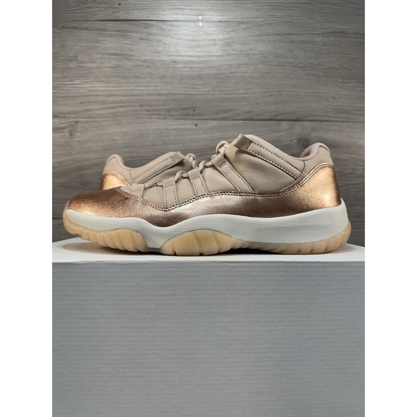 Jordan Brand Air Jordan 11 Retro Low Rose Gold W - Size 10.5w/9m Size US 10.5 / IT 40.5 - 1 Thumbnail