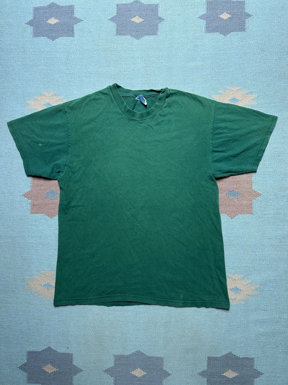 Vintage 90s blank t shirt forest green Hanes beefy cotton faded larg Size US L / EU 52-54 / 3 - 1 Thumbnail