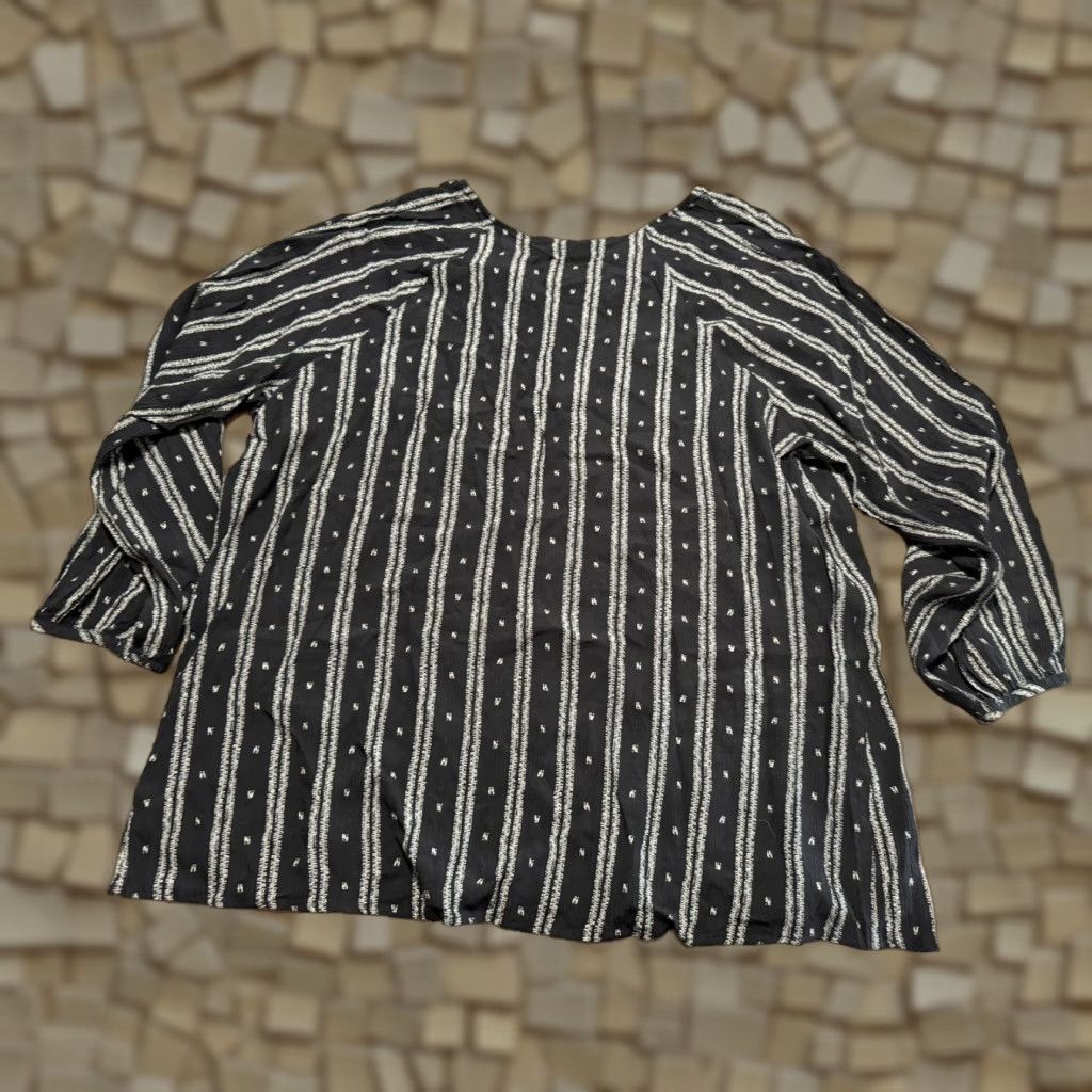 Vintage Sonoma Blouse Women's Plus Size 3X Black White Striped Long Sleeve V-neck Size XXL / US 16-18 / IT 52-54 - 1 Thumbnail