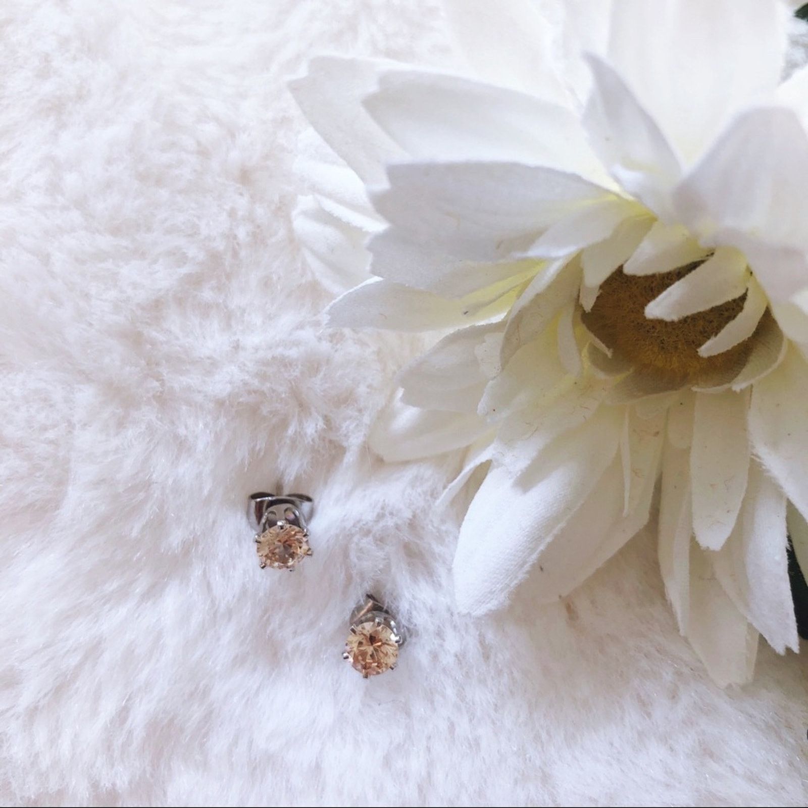 Other Silver Gold Crystal Stud Earrings Size ONE SIZE - 4 Thumbnail