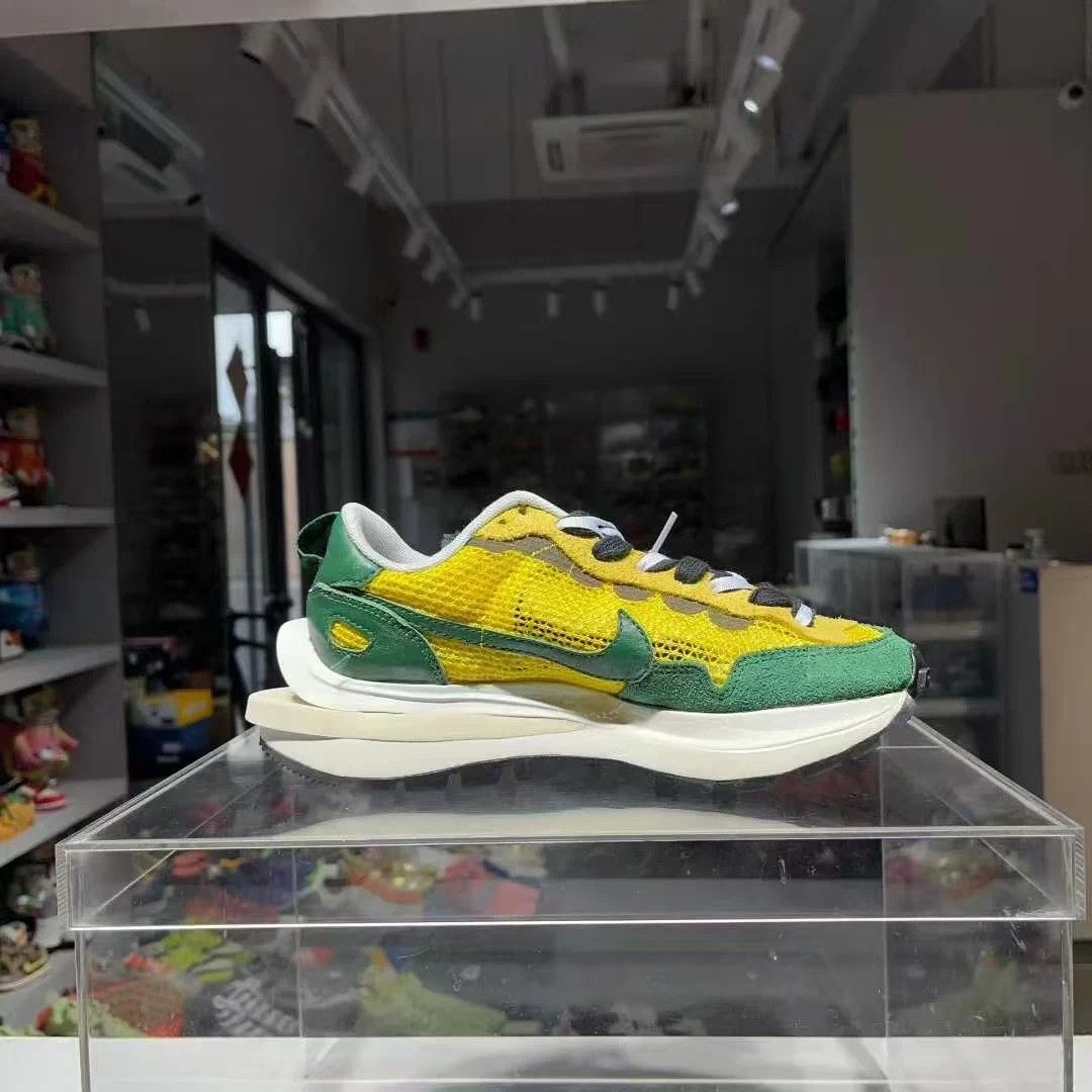 Nike Sacai x Nike VaporWaffle Green Yellow 37.5 Size US 6.5 / IT 36.5 - 5 Thumbnail