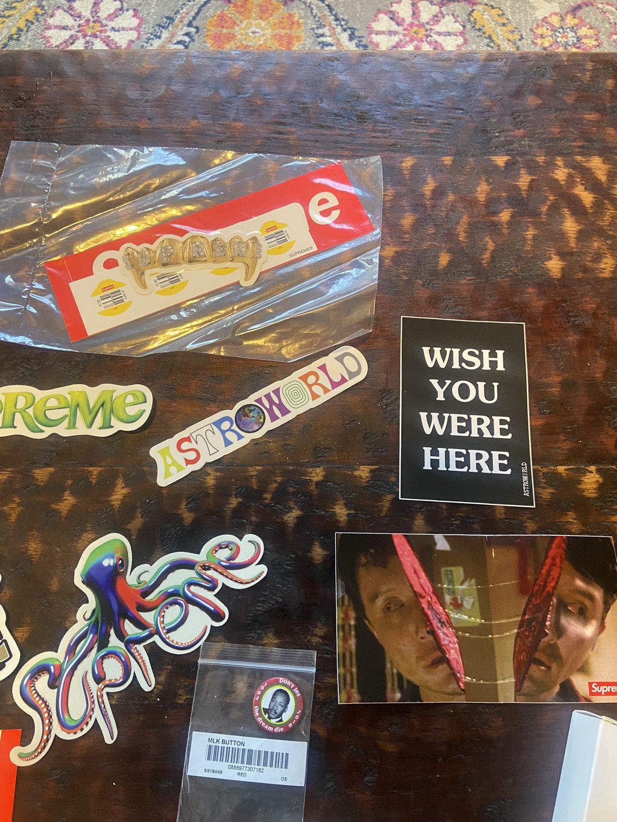 Supreme × Travis Scott Supreme/ Astroworld Sticker Pack and Accessories Size ONE SIZE - 4 Thumbnail