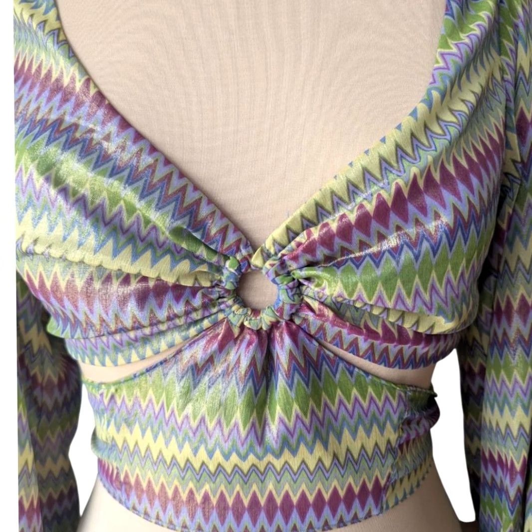 Urban Outfitters Urban Outfitters Cropped Blouse Tie Back V-Neck Long Sleeve Multicolor Geometric Geometric Pattern 70s Hippie California Party Cocktail Boho Women M Size M / US 6-8 / IT 42-44 - 2 Thumbnail